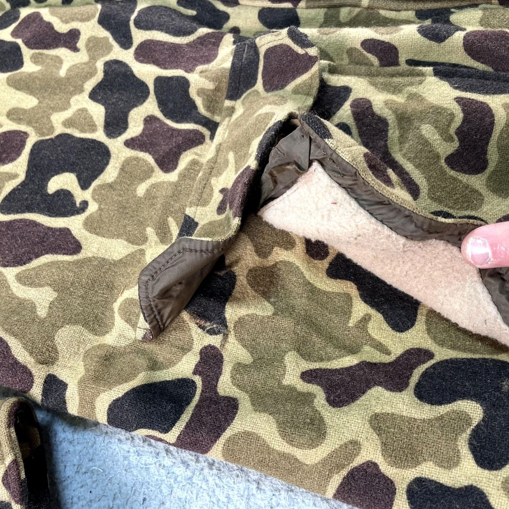 Vintage VINTAGE Woolrich Camouflage Jacket Mens XL Brown Wool Gore Tex Parka Hooded Pockets Zipper Size US XL / EU 56 / 4 - 2 Thumbnail