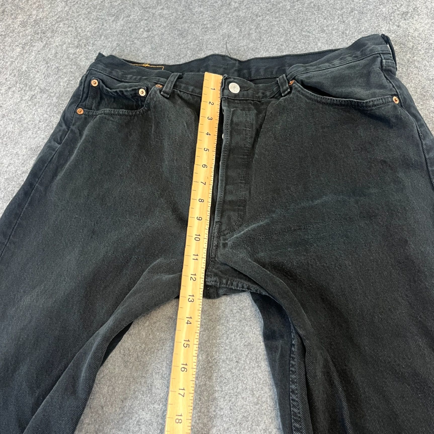 Levi's VINTAGE Levi's 501 Jeans Mens Straight 36 32 Dark Grey Button Fly 90s Levi's 501 Series Regular Denim Cotton 5-Pocket Mens Jeans Size US 36 / EU 52 - 5 Thumbnail