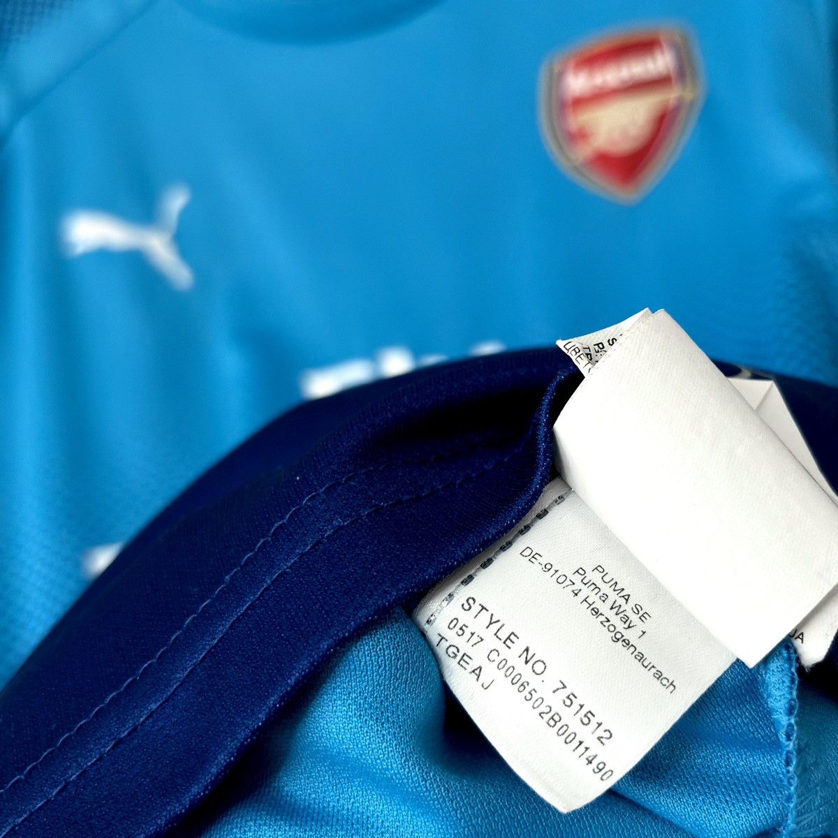 Puma 2017 2018 Arsenal Puma Away Third Kit Soccer Jersey Shirt M Size US M / EU 48-50 / 2 - 6 Thumbnail