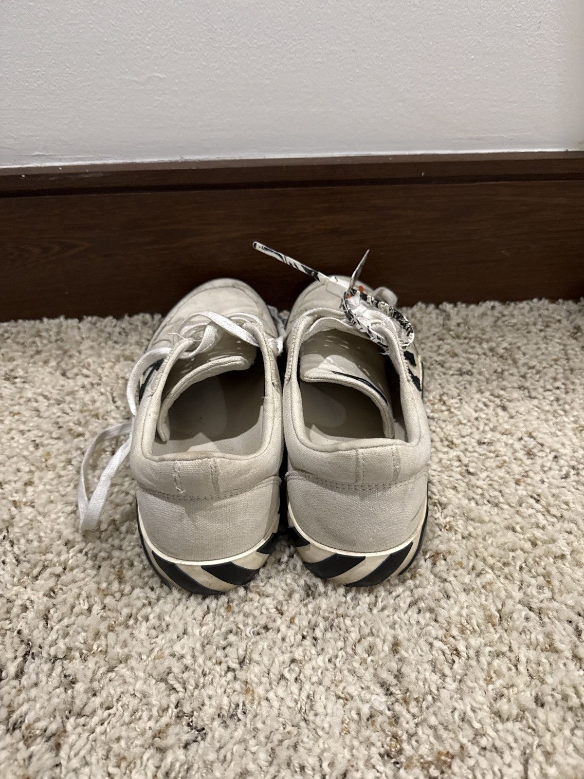 Off-White Off-White Vulcanized Low Canvas Sneakers White Black EU 44 Size US 11 / EU 44 - 3 Thumbnail