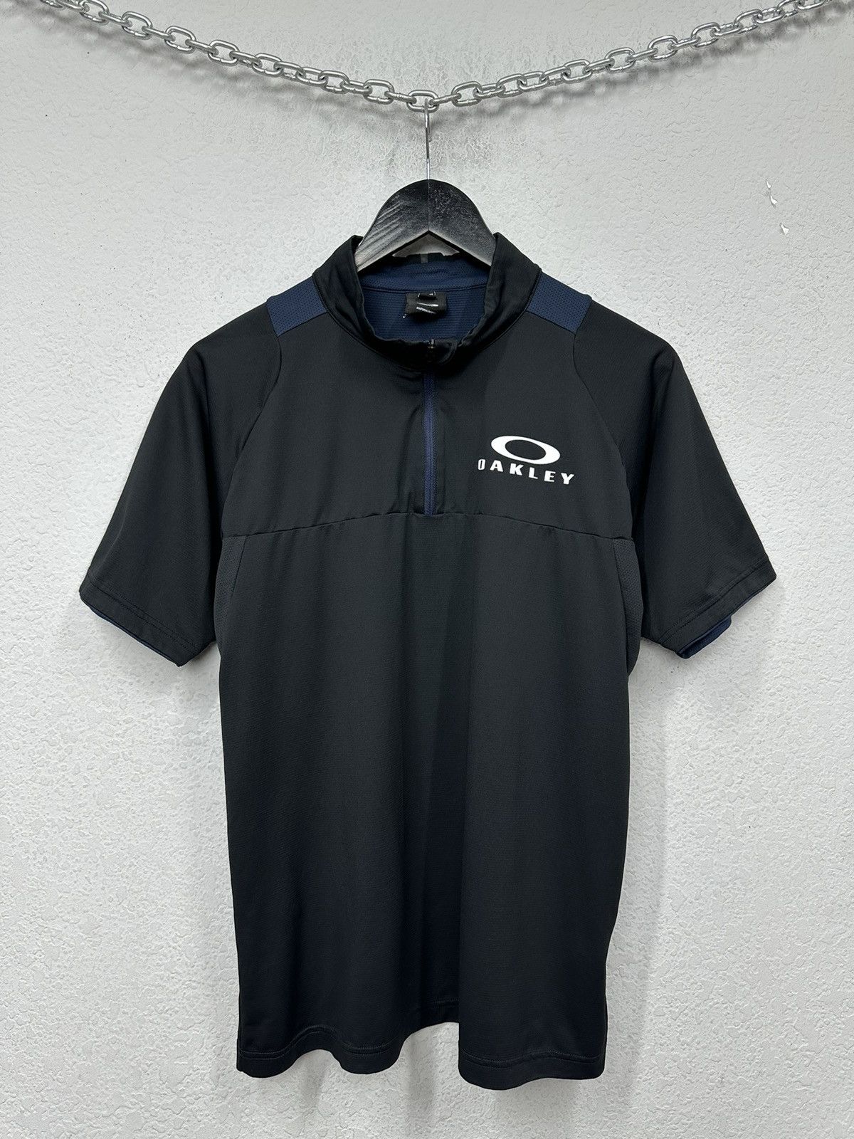 Oakley Vintage Oakley T-shirt Streetwear Y2k Japanese Diesel Japan Size US M / EU 48-50 / 2 - 1 Thumbnail