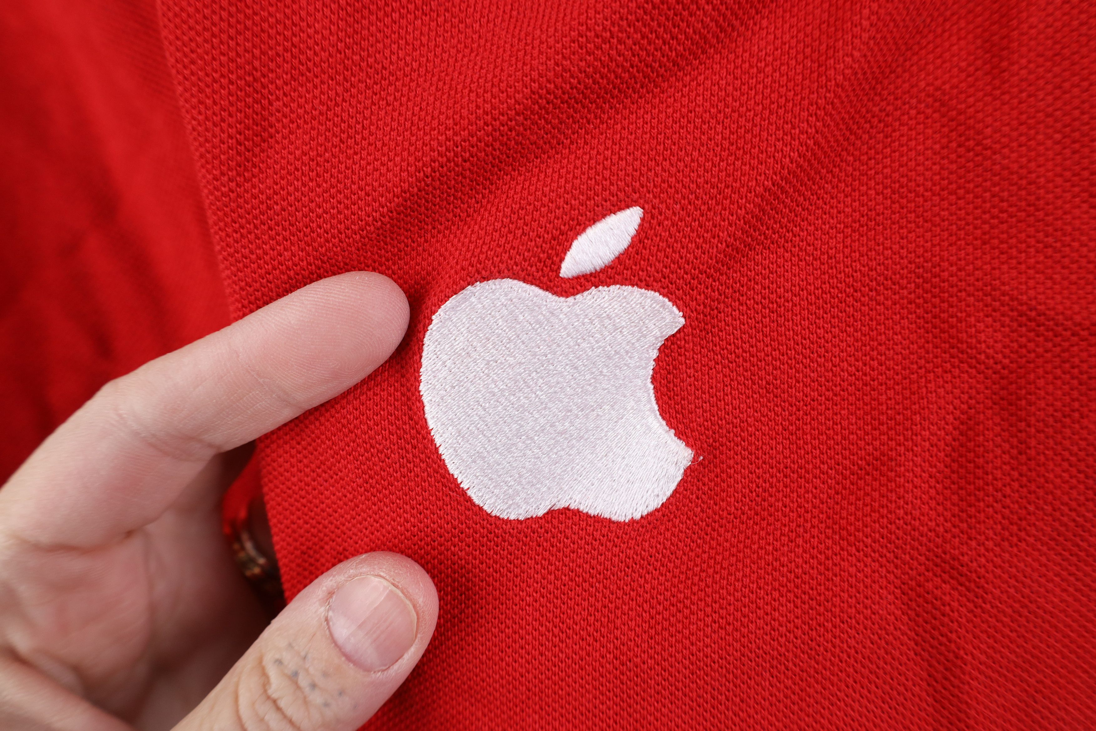 Apple Vintage Y2K Apple Company Apple Logo Thermal Knit T-Shirt Size US XL / EU 56 / 4 - 4 Thumbnail