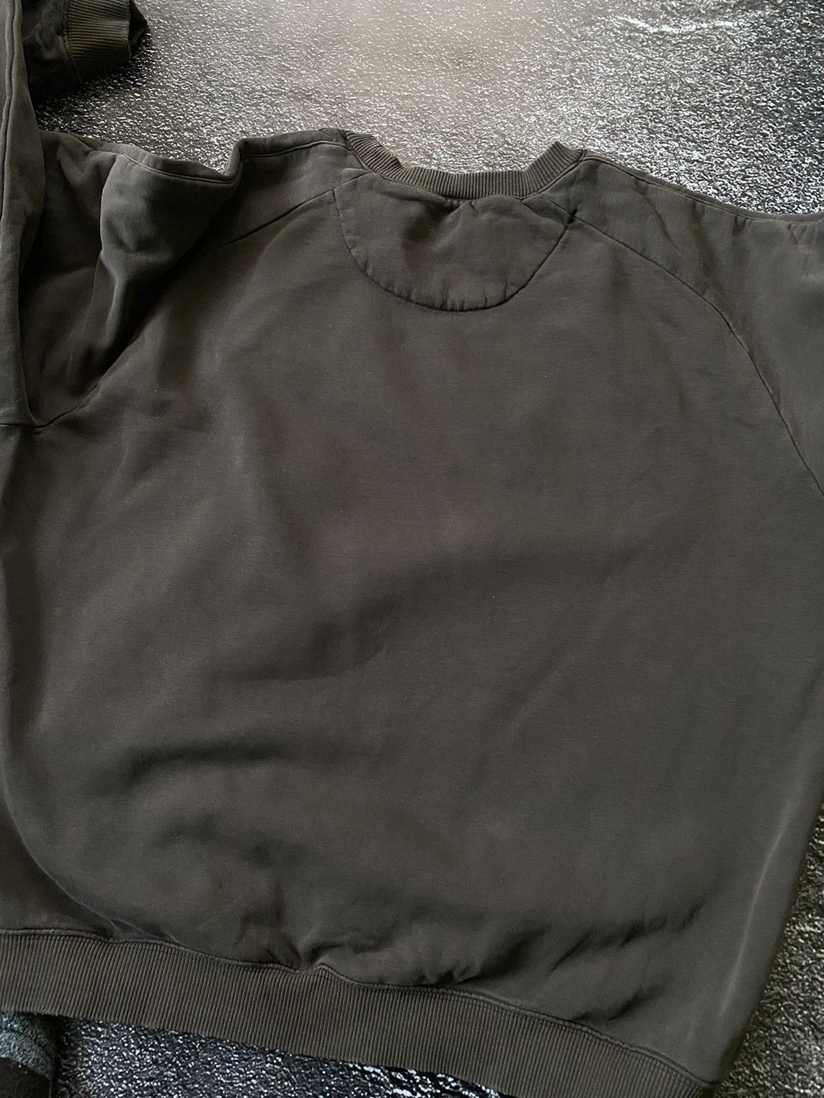 Nike NIKE VINTAGE CENTER LOGO OVERSIZE DISTRESSED FADED SWEATSHIR Size US L / EU 52-54 / 3 - 10 Thumbnail
