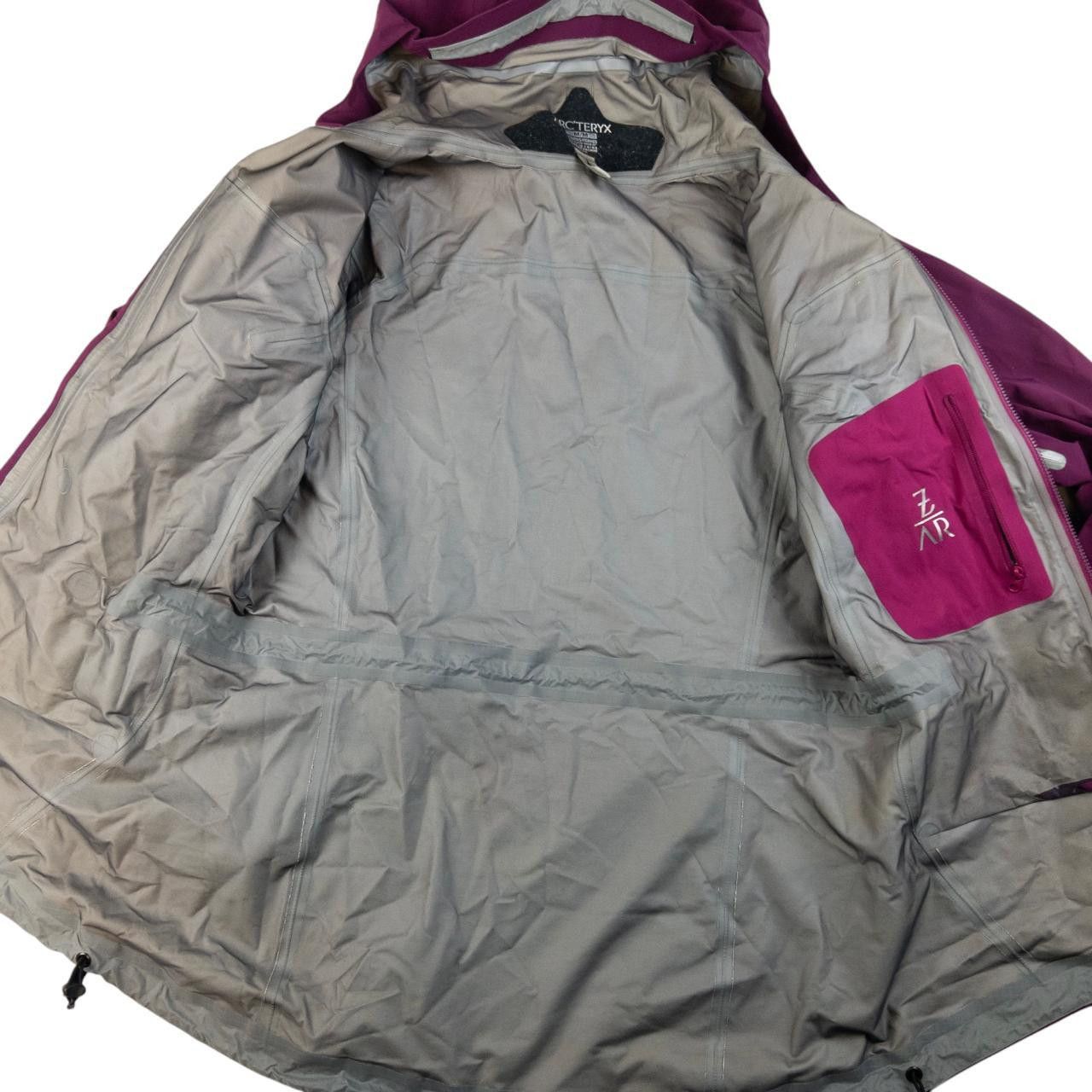 Arc'teryx Vintage Arcteryx Goretex Jacket Womens Size M Size M / US 6-8 / IT 42-44 - 4 Thumbnail