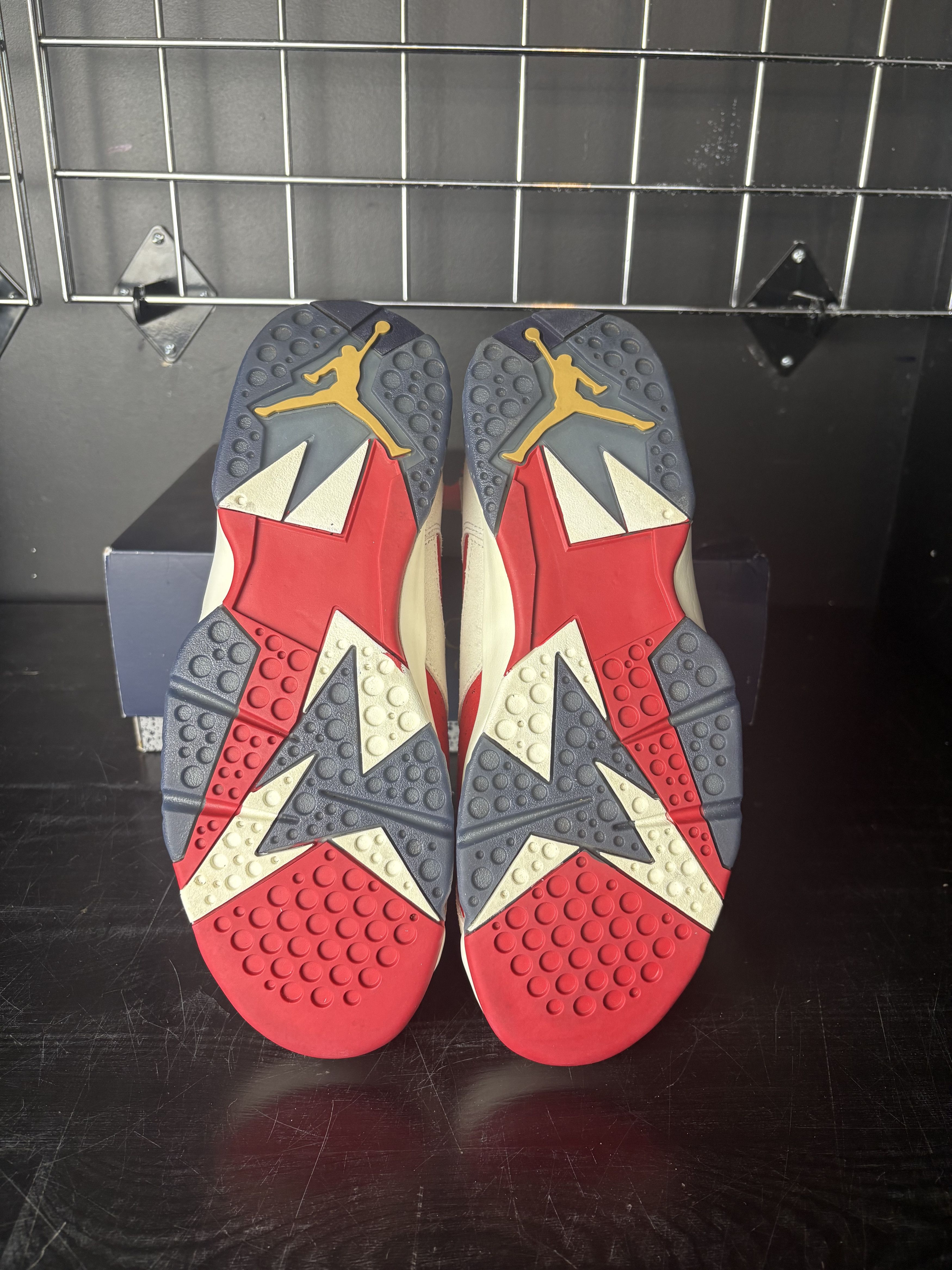 Jordan Brand Air Jordan 7 x Trophy Room "New Sheriff in Town" *PRE-OWNED* Size US 9 / EU 42 - 4 Thumbnail