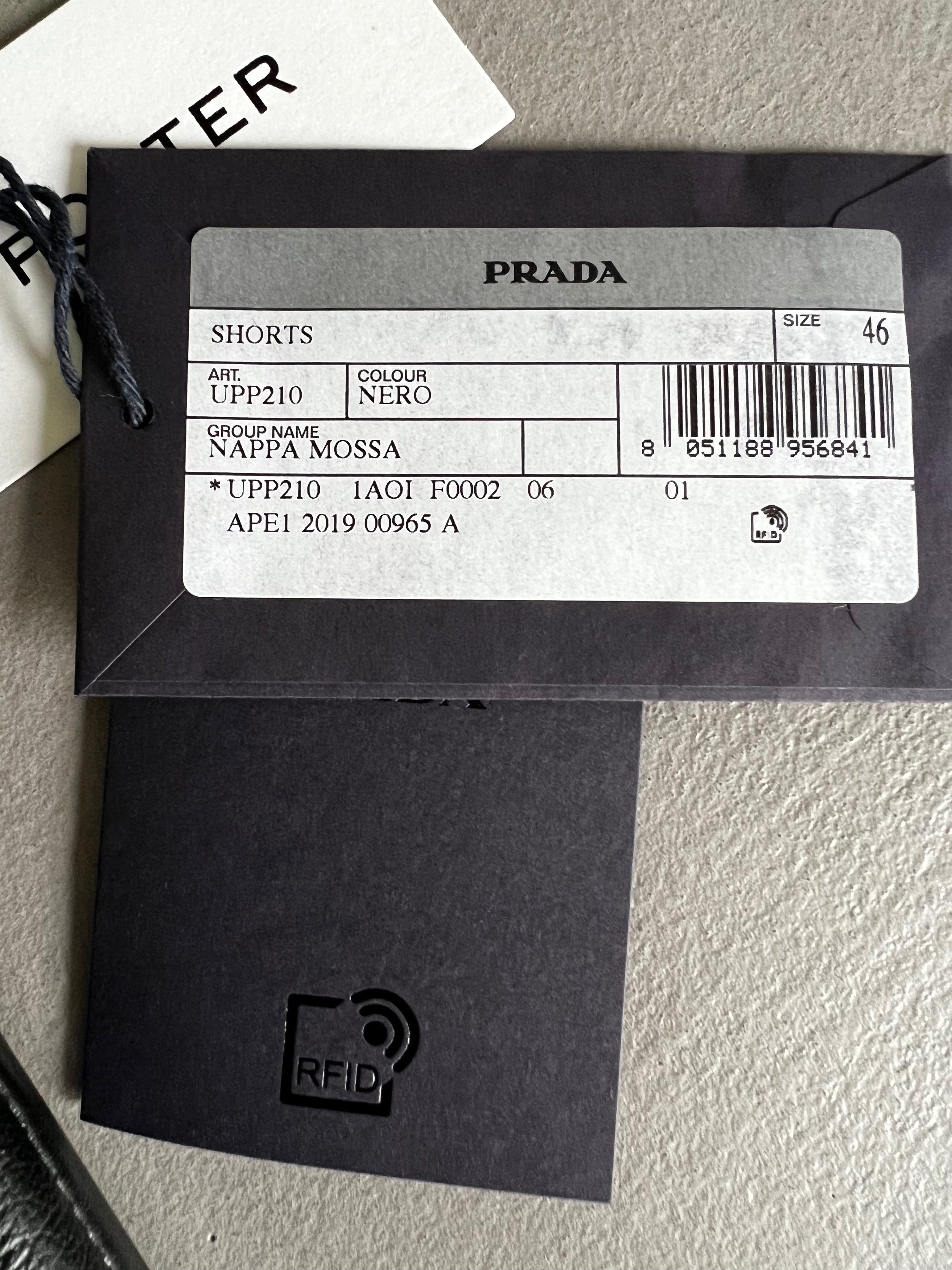 Prada Prada Pleated Nappa Leather Shorts Size US 30 / EU 46 - 7 Thumbnail
