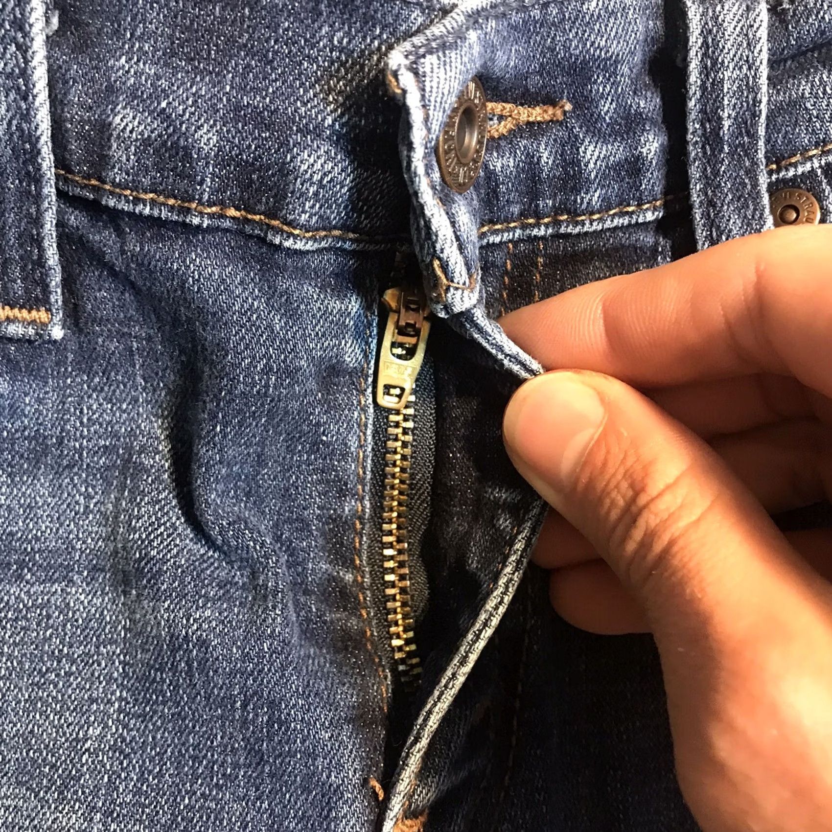 Levi's VINTAGE Levis Shorts Womens Regular 8 Blue Denim 515 Cut-Off Frayed Hems Zip Fly Easy Care 5-Pocket Size 30" / US 8 / IT 44 - 3 Thumbnail