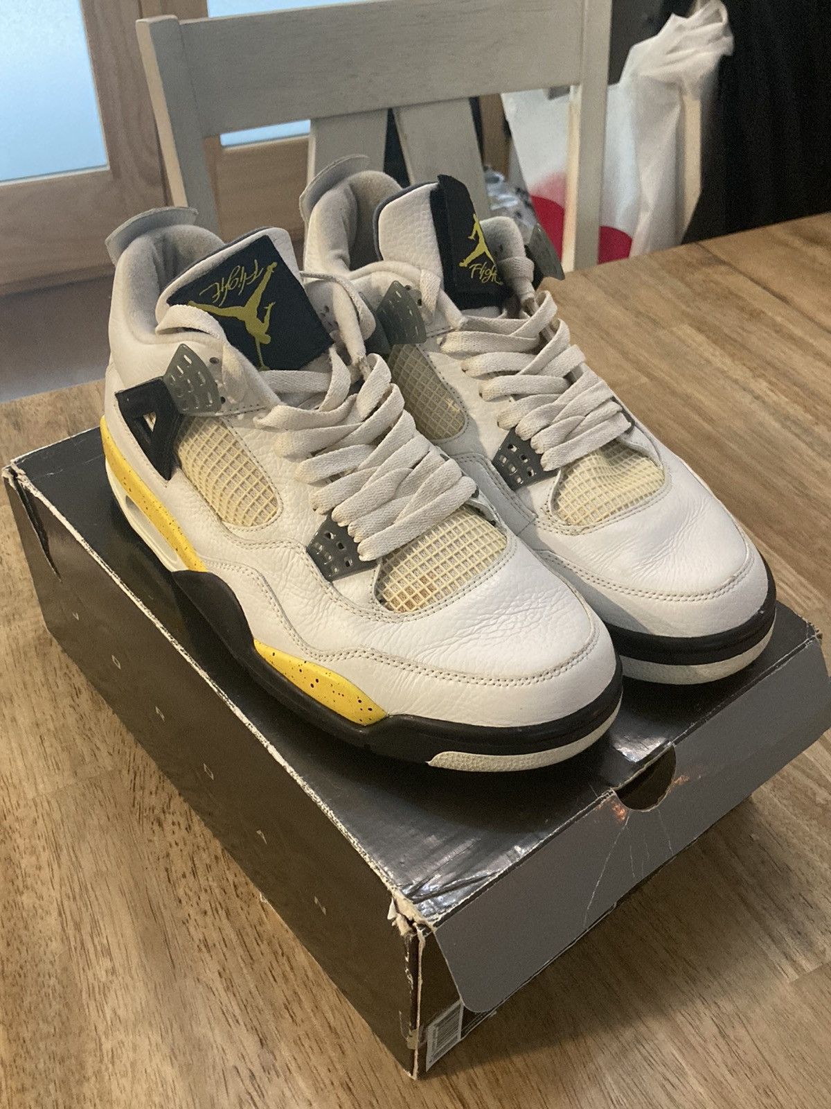 Jordan Brand × Nike Air Jordan 4 “Tour Yellow” Size US 10.5 / EU 43-44 - 1 Thumbnail