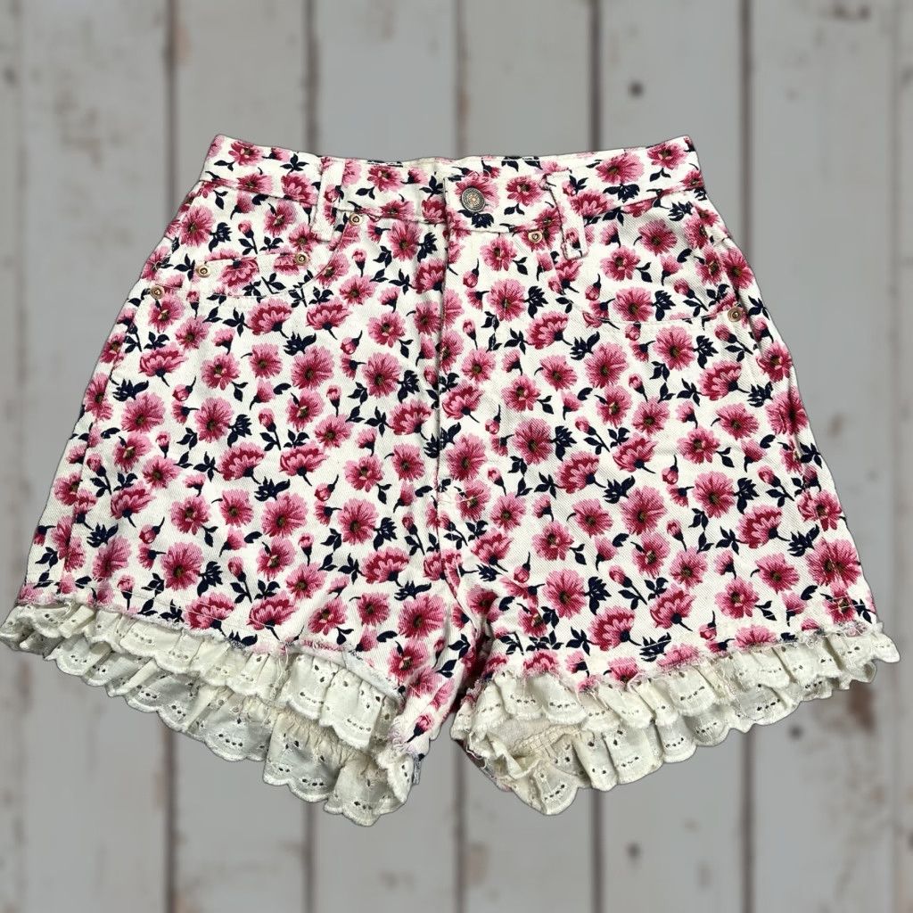 Vintage VINTAGE Michael G Floral Denim Shorts Womens 5 High Rise Rose Print USA Made Size 27" / US 4 / IT 40 - 1 Thumbnail