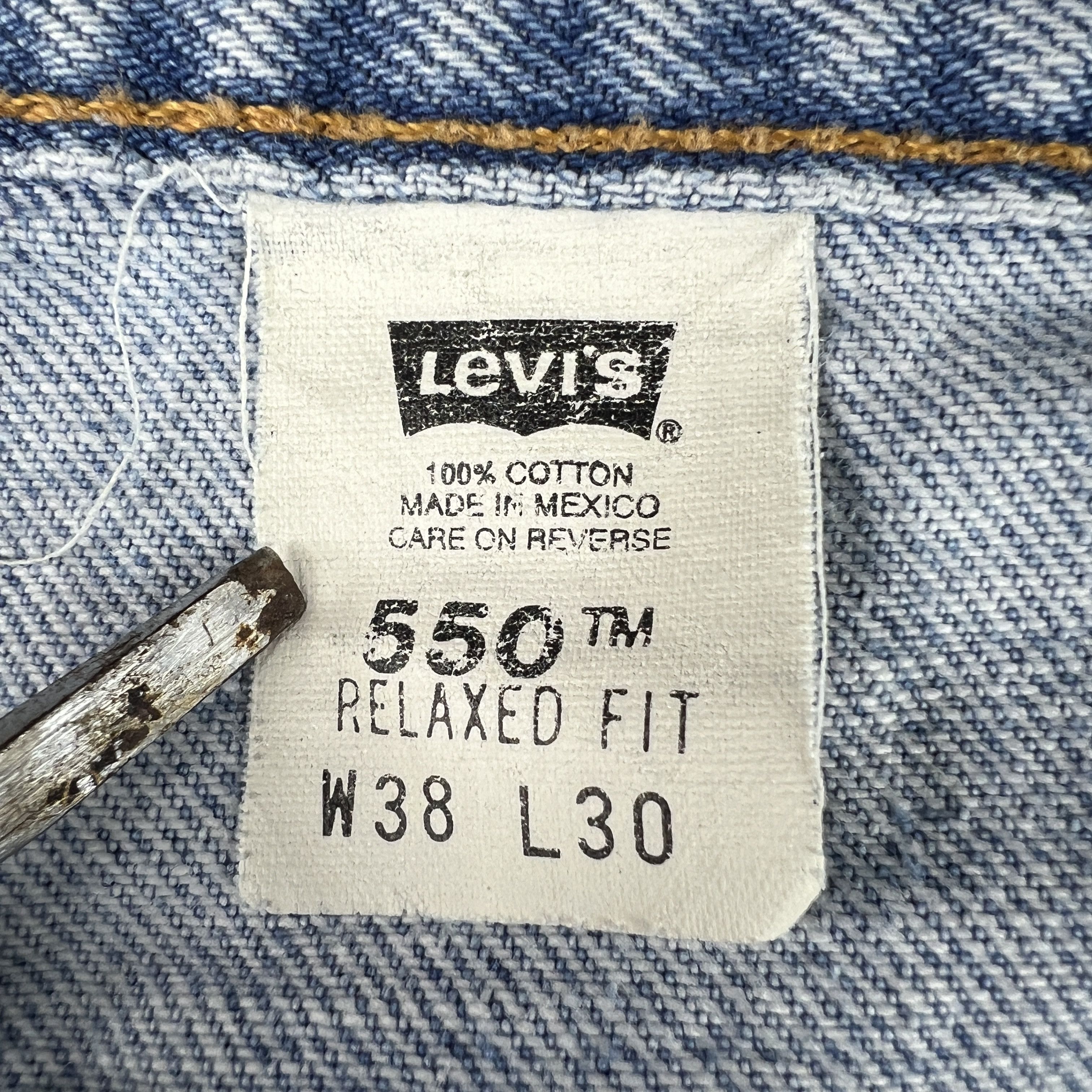 Levi's × Vintage VTG 90s Levi's Jeans 550 Relaxed Light Blue Faded Denim Size US 37 - 9 Thumbnail