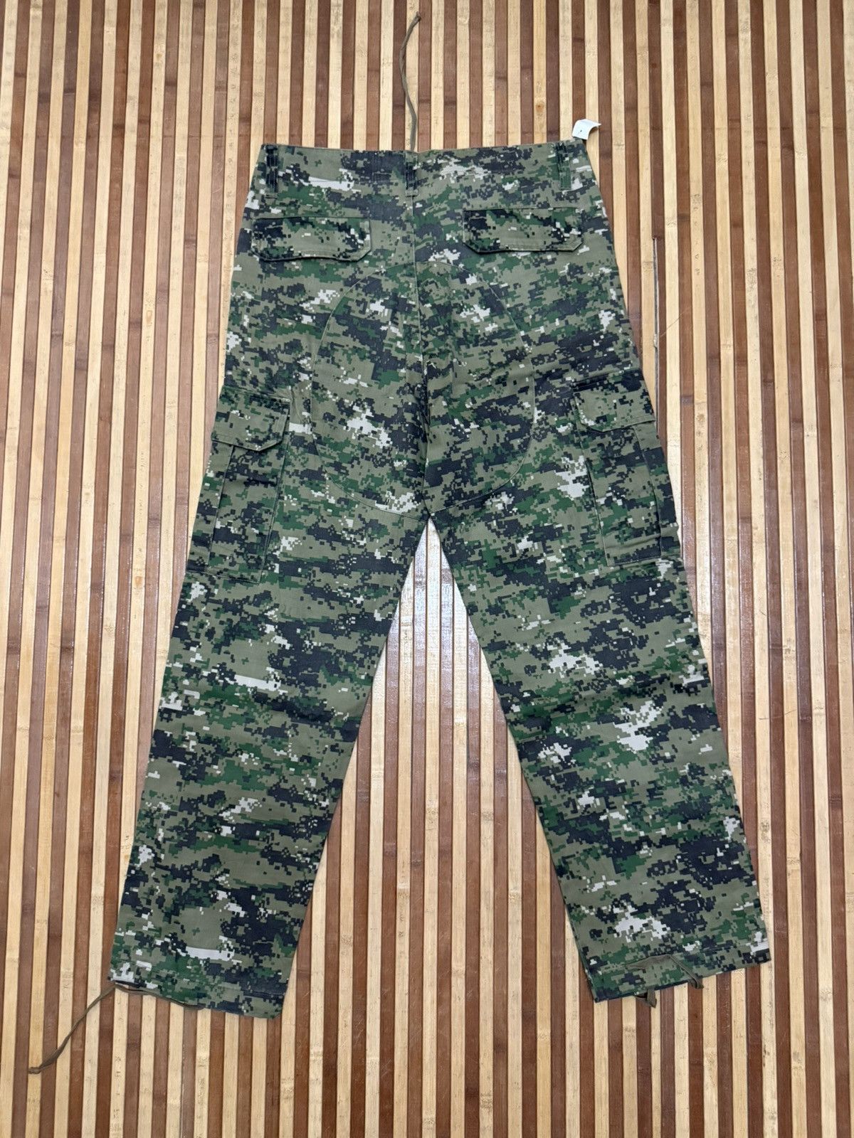 Japanese Brand Vintage Military Camouflage Vectors Cargo Pants Streetwear Size US 31 - 6 Thumbnail