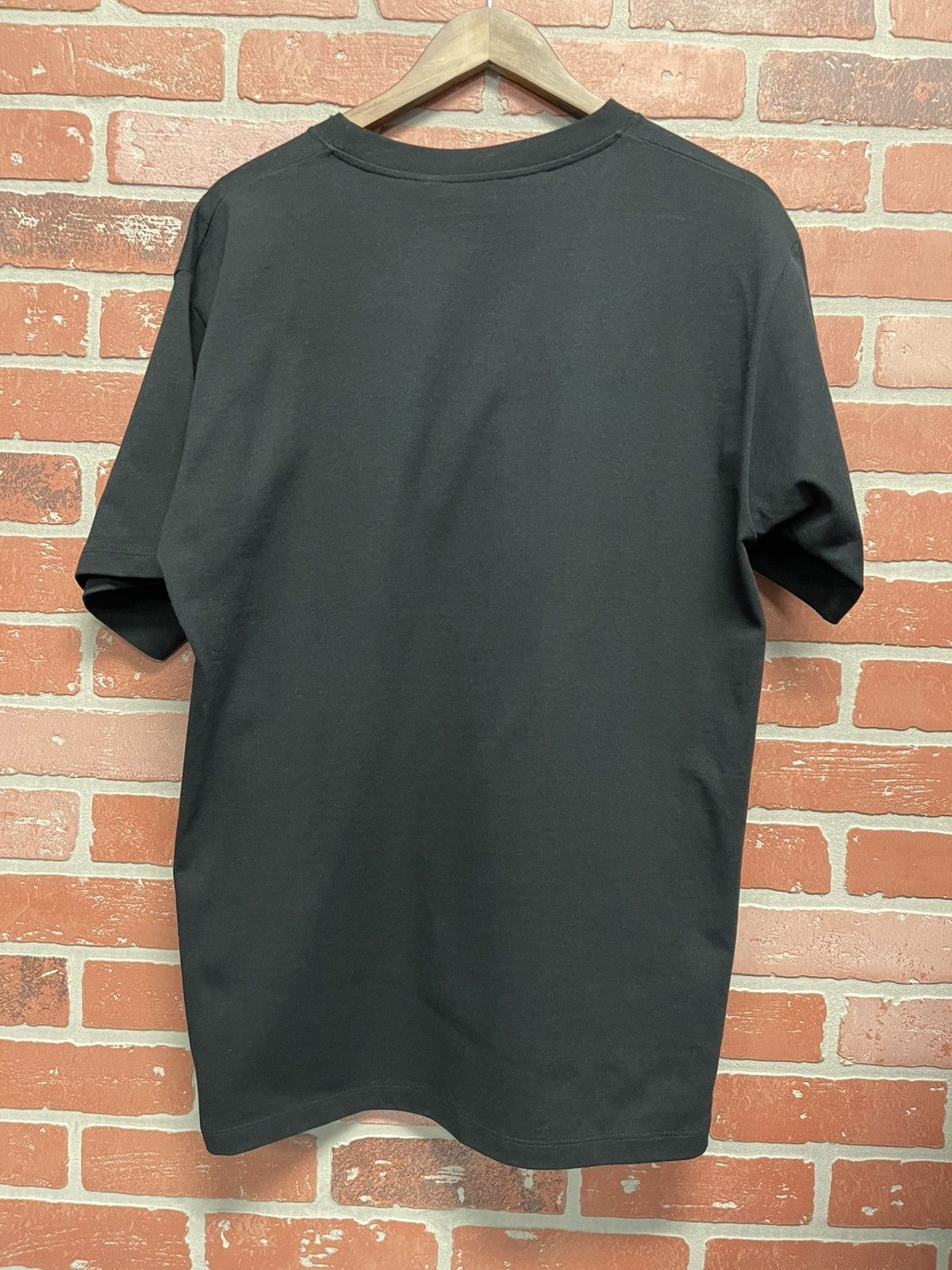 Gucci Size M - Gucci Embroidered Tee Black Brand New Size US M / EU 48-50 / 2 - 5 Thumbnail