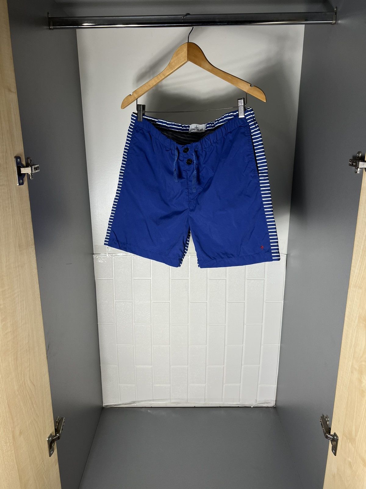 Stone Island STONE ISLAND MARINA SHORTS Size US 32 / EU 48 - 11 Thumbnail