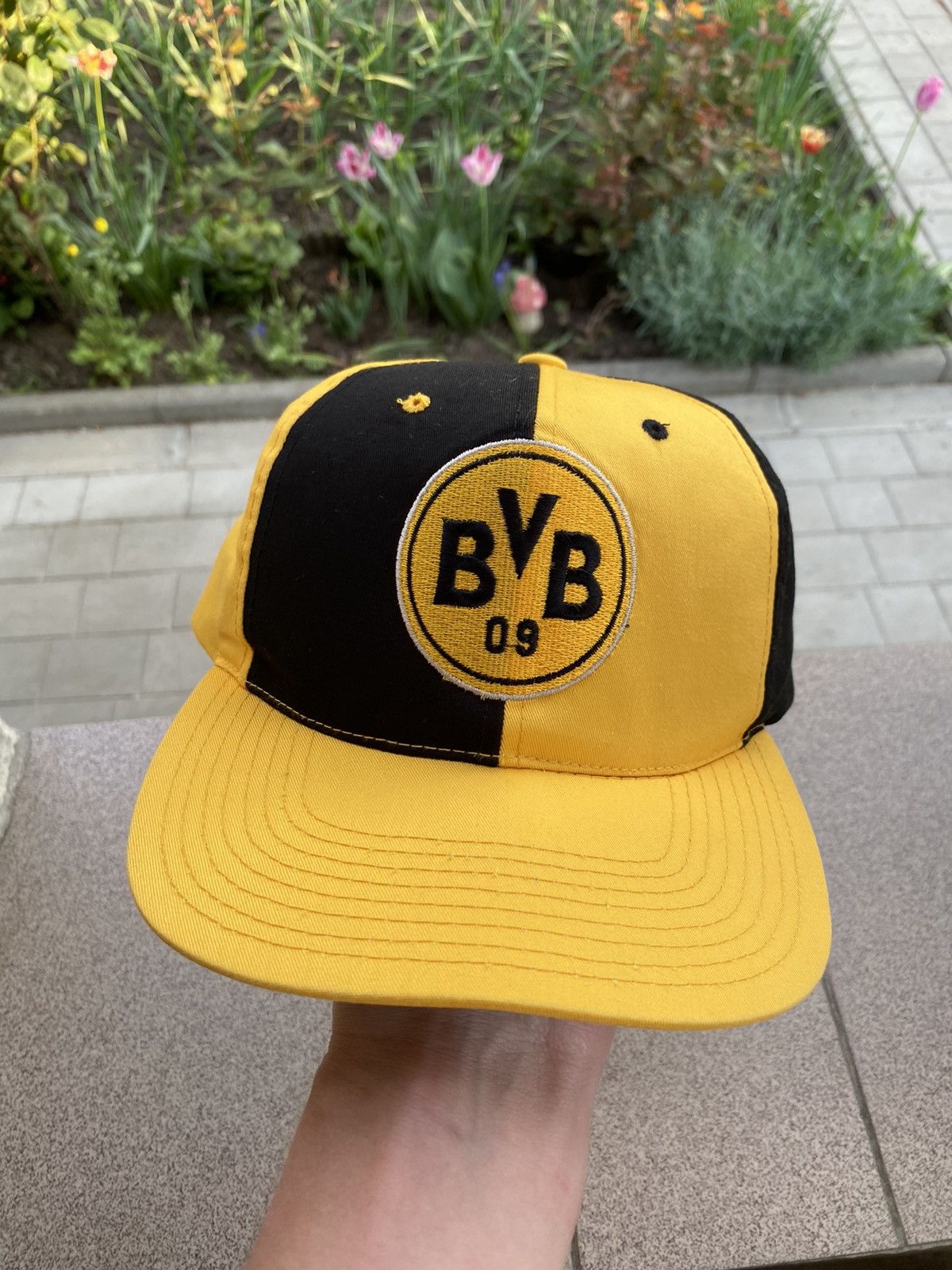 Vintage Vintage Borussia Dortmund Cap yellow/black rare Size ONE SIZE - 9 Thumbnail