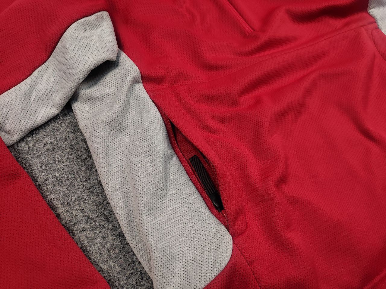 Salomon Vintage Salomon Lab Logo Zip Red Fleece Long sleeve pullover Size US M / EU 48-50 / 2 - 9 Thumbnail