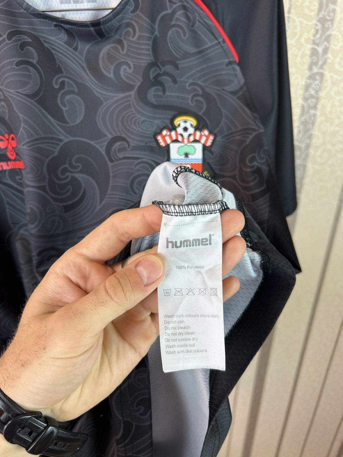 Hummel 21/22 Hummel SOUTHAMPTON FC Jersey rare retro hype Y2K Size US M / EU 48-50 / 2 - 10 Thumbnail