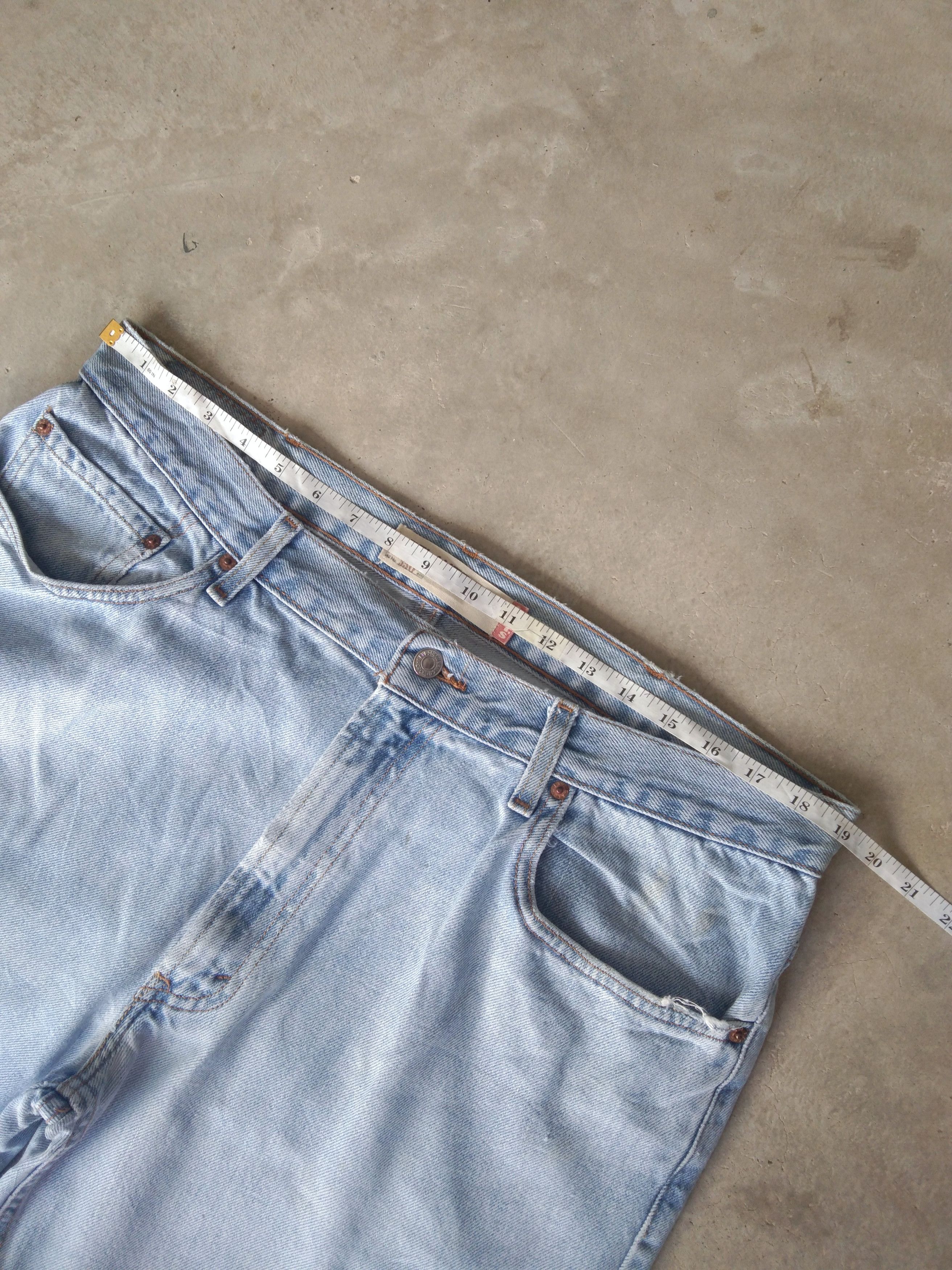 Levi's Vintage Levi's Jeans 550 Light Wash Relaxed Fit Denim 38x32 Size US 38 / EU 54 - 8 Thumbnail