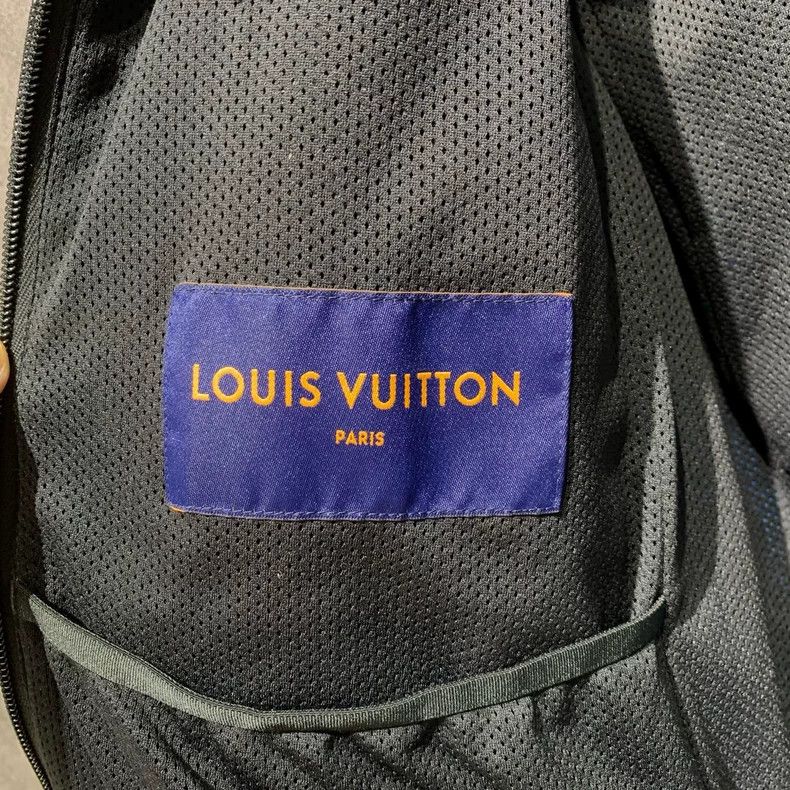 Louis Vuitton Louis Vuitton 2054 Temperature-Sensitive Blade Jacket 2501- Size US M / EU 48-50 / 2 - 3 Thumbnail