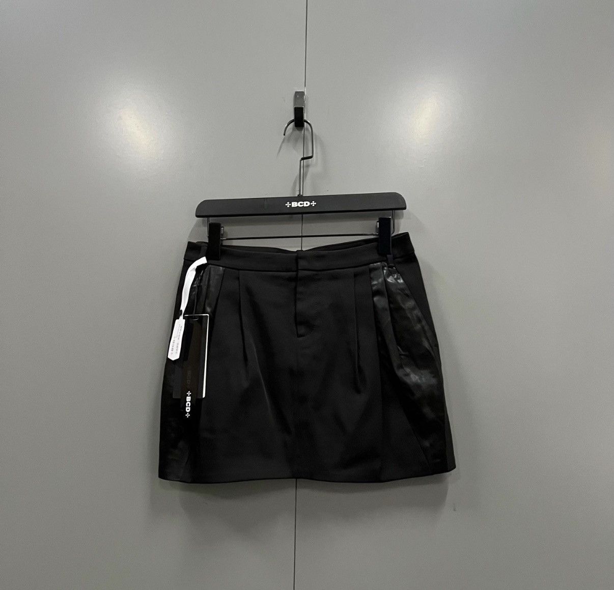 Gucci GUCCI Black Mini Skirt J41 Size S / US 4 / IT 40 - 1 Thumbnail