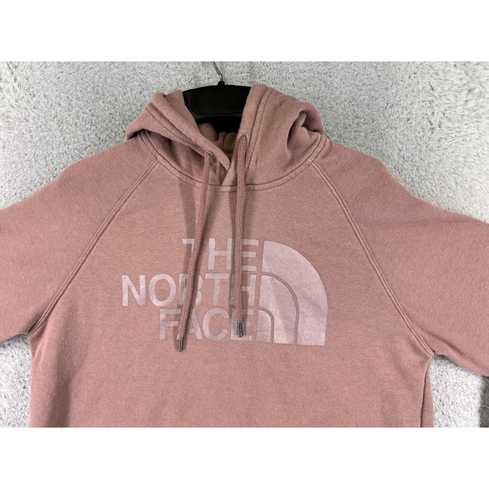 The North Face VINTAGE The North Face Shirt Women Adult Medium Pink Pullover Crew Neck Logo Lightweight Casual 90s Mens Women Girls Size M / US 6-8 / IT 42-44 - 4 Thumbnail