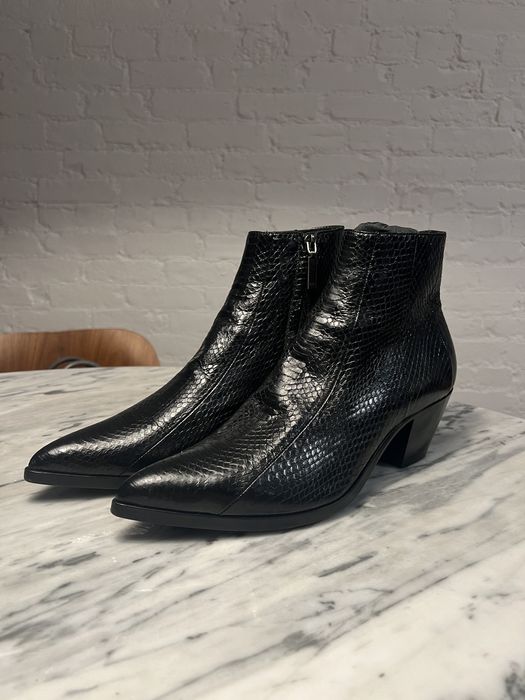 Saint laurent outlet finn boot