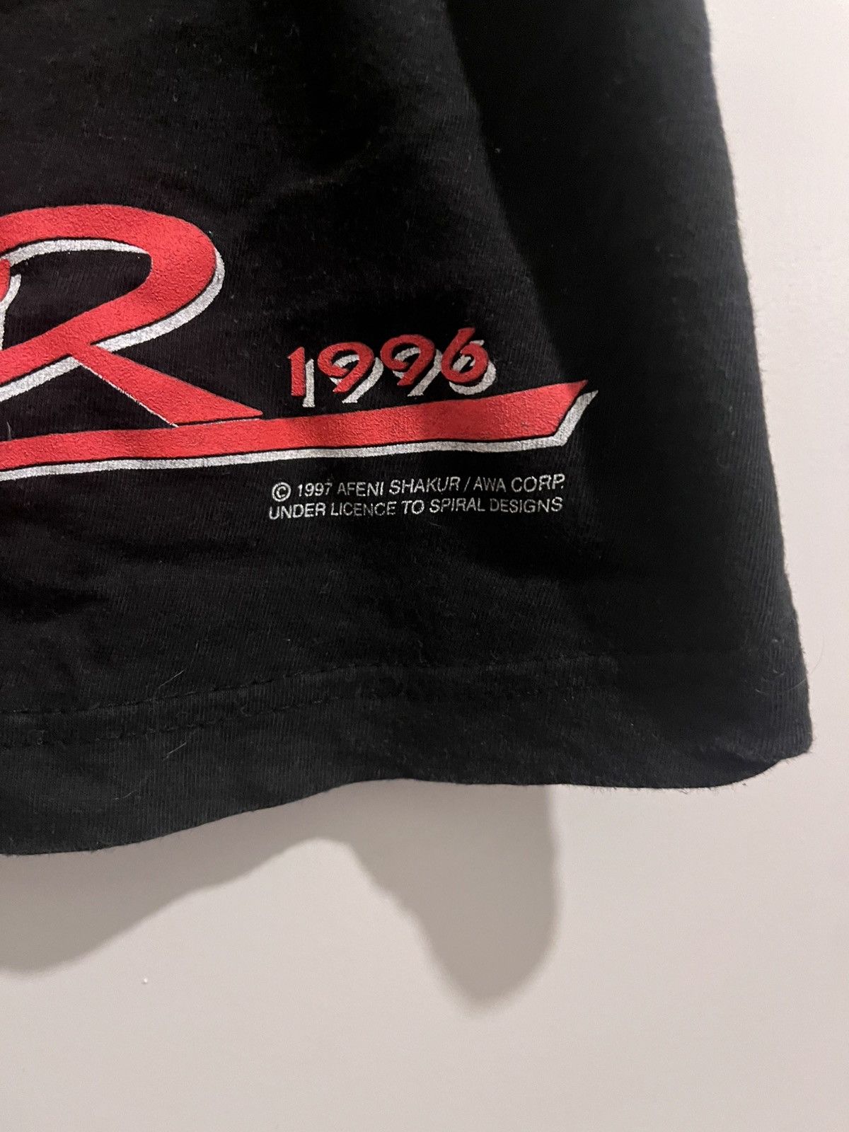 Vintage Vintage Tupac 2Pac 1997 rap tee Size US XL / EU 56 / 4 - 4 Thumbnail