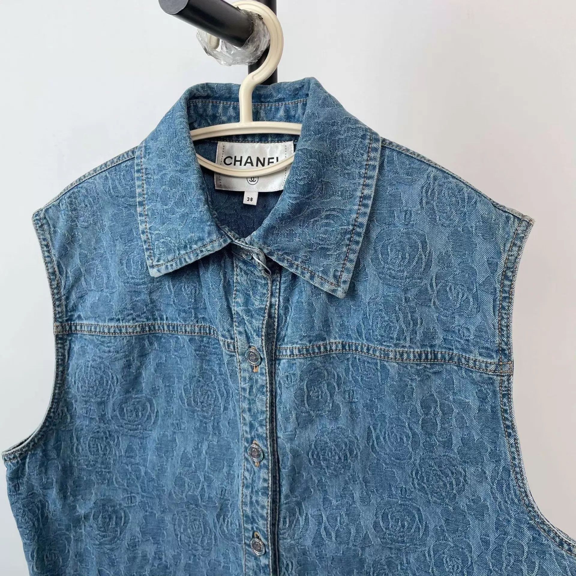 Chanel Chanel 23P Blue Camellia Denim Vest 38 Size S / US 4 / IT 40 - 8 Thumbnail