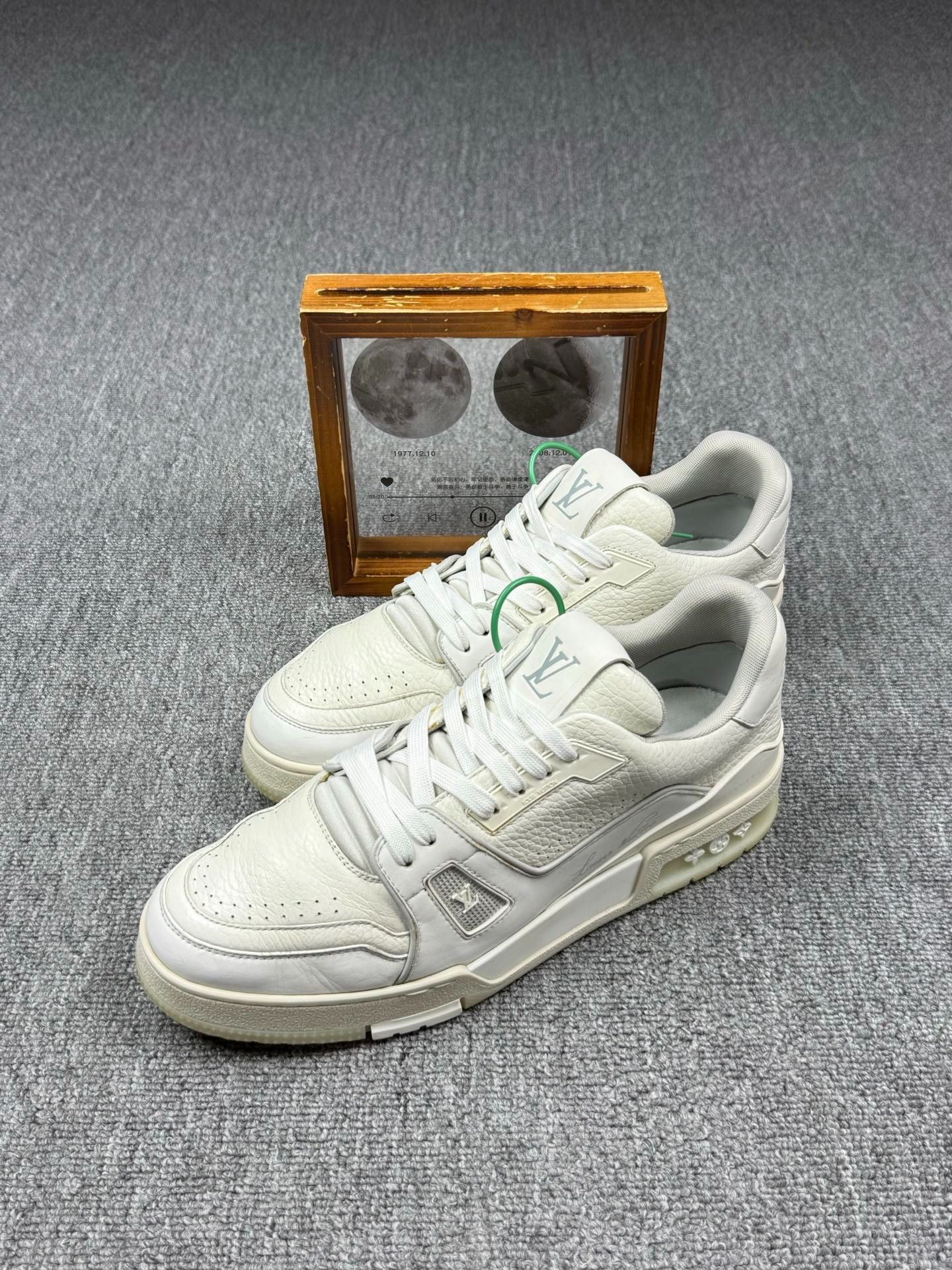 Louis Vuitton Louis Vuitton Training White Lowtop Sneakers 9 Men Size US 9 / EU 42 - 1 Thumbnail