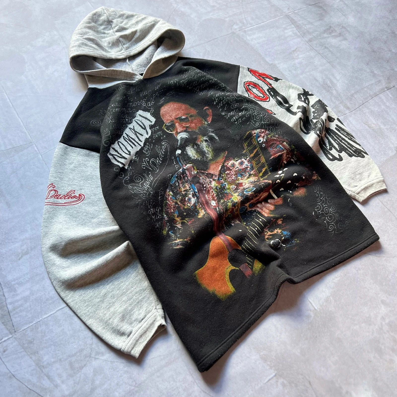 Band Tees vintage 1992 I Nomadi Augusto Daolio hoodie sweatshirt 90s 80s band tee rocker retro tour group Size US XL / EU 56 / 4 - 2 Thumbnail