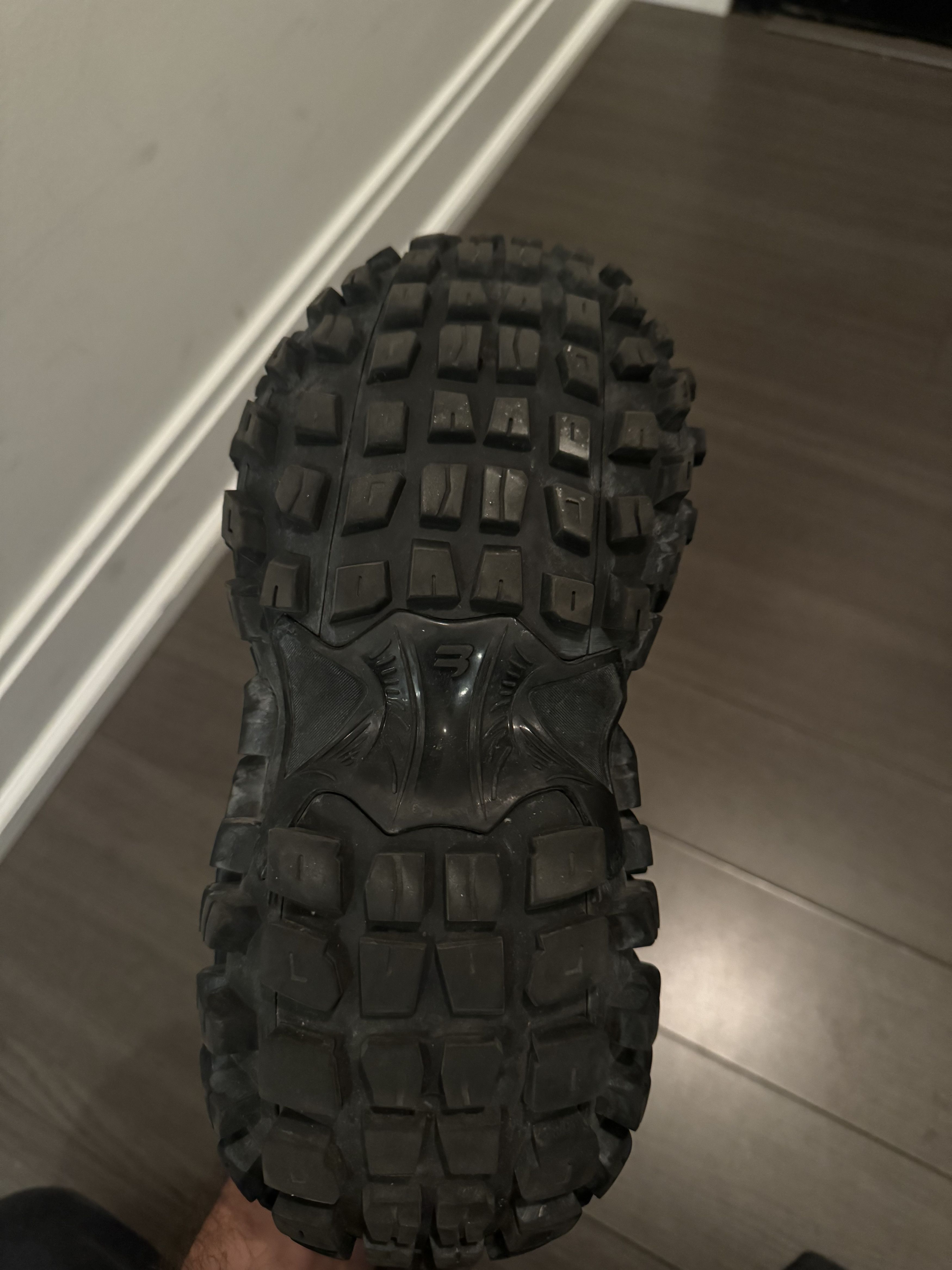 Balenciaga Defenders balenciaga Size US 9 / EU 42 - 6 Thumbnail