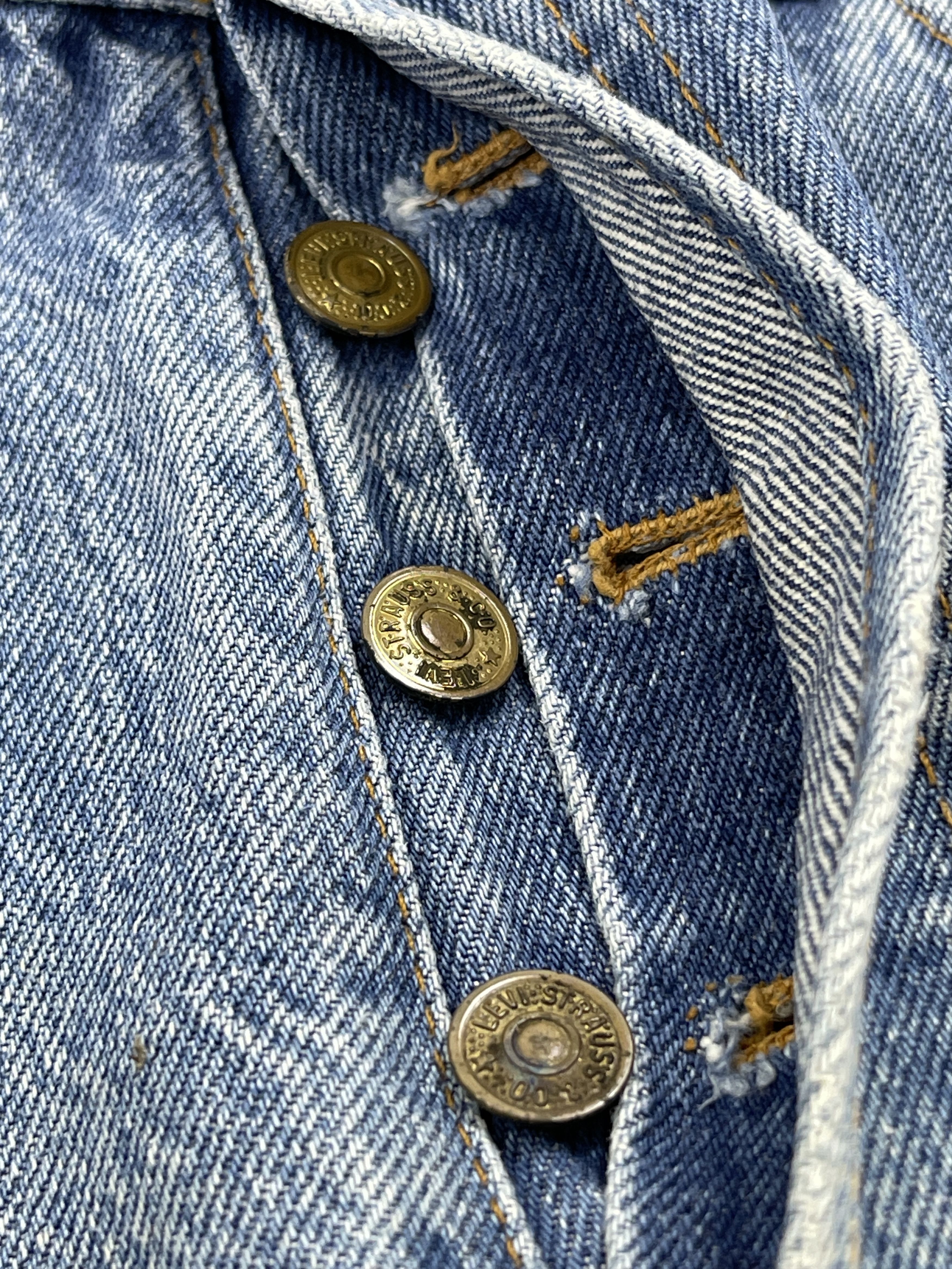 Levi's × Vintage Light Blue Washed Vintage 90s Levis 501 Denim Jeans Size US 31 - 11 Thumbnail