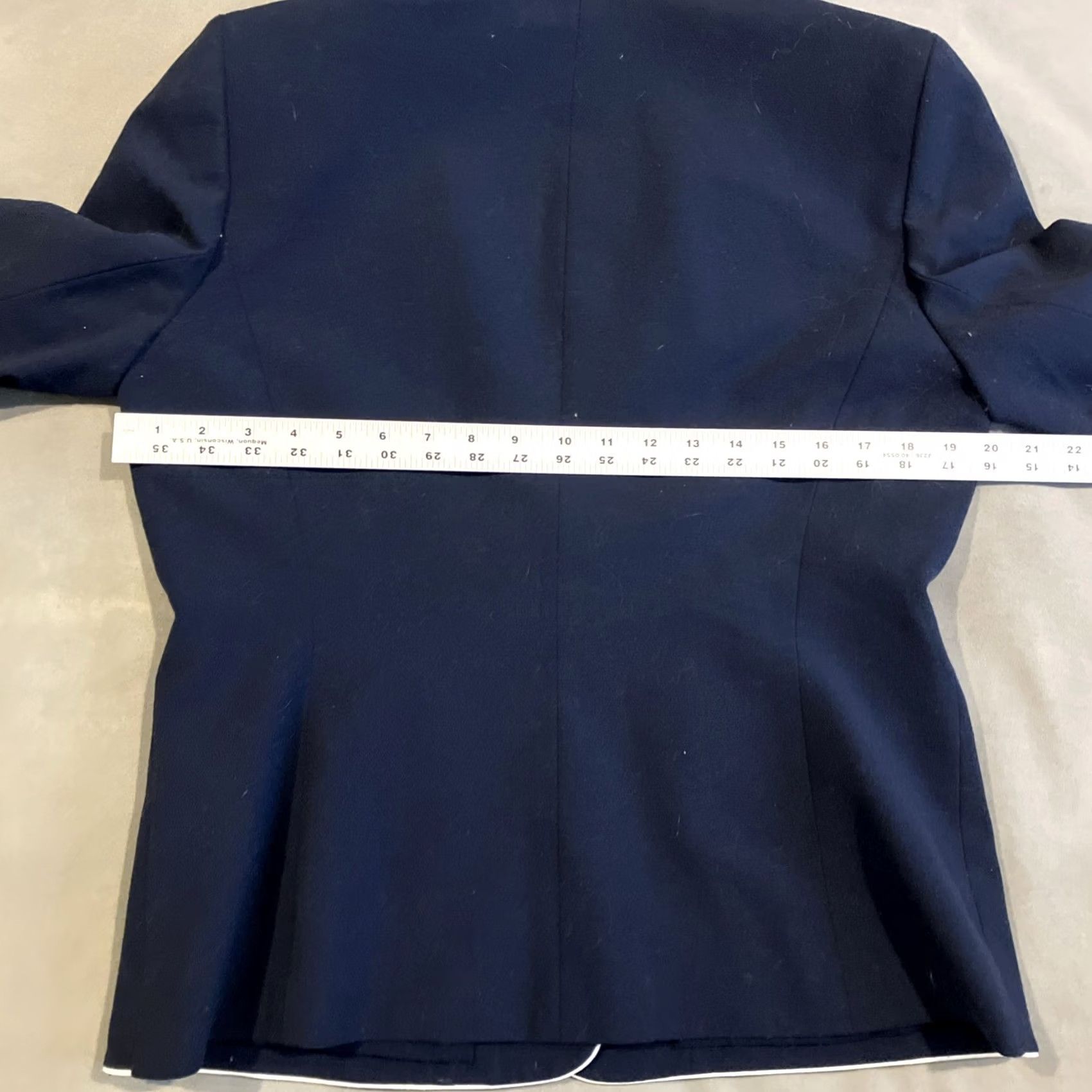 Vintage Tahari Blazer Woman Petite 10P Navy Nautical Blazer Women’s Petite 10P Blazer Navy Blue Boatneck? Size L / US 10 / IT 46 - 5 Thumbnail