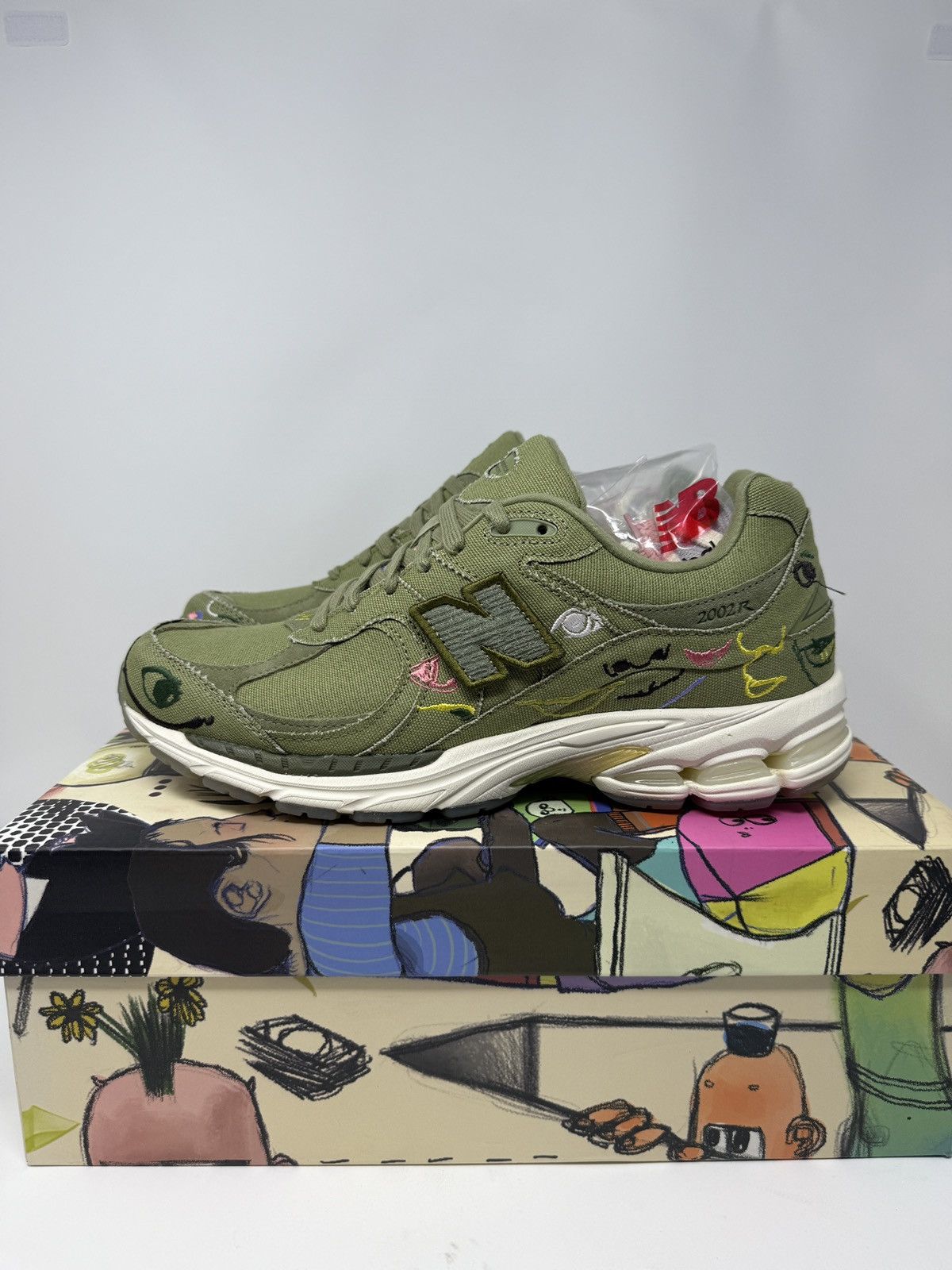 New Balance New Balance 2002R Bryant Giles What Now? M2002RAG Men's size Size US 11 / EU 44 - 4 Thumbnail