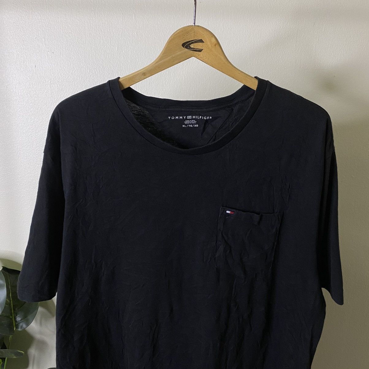 Tommy Hilfiger Tommy Hilfiger Single Pocket Black Blank T Shirt Size US XL / EU 56 / 4 - 2 Thumbnail