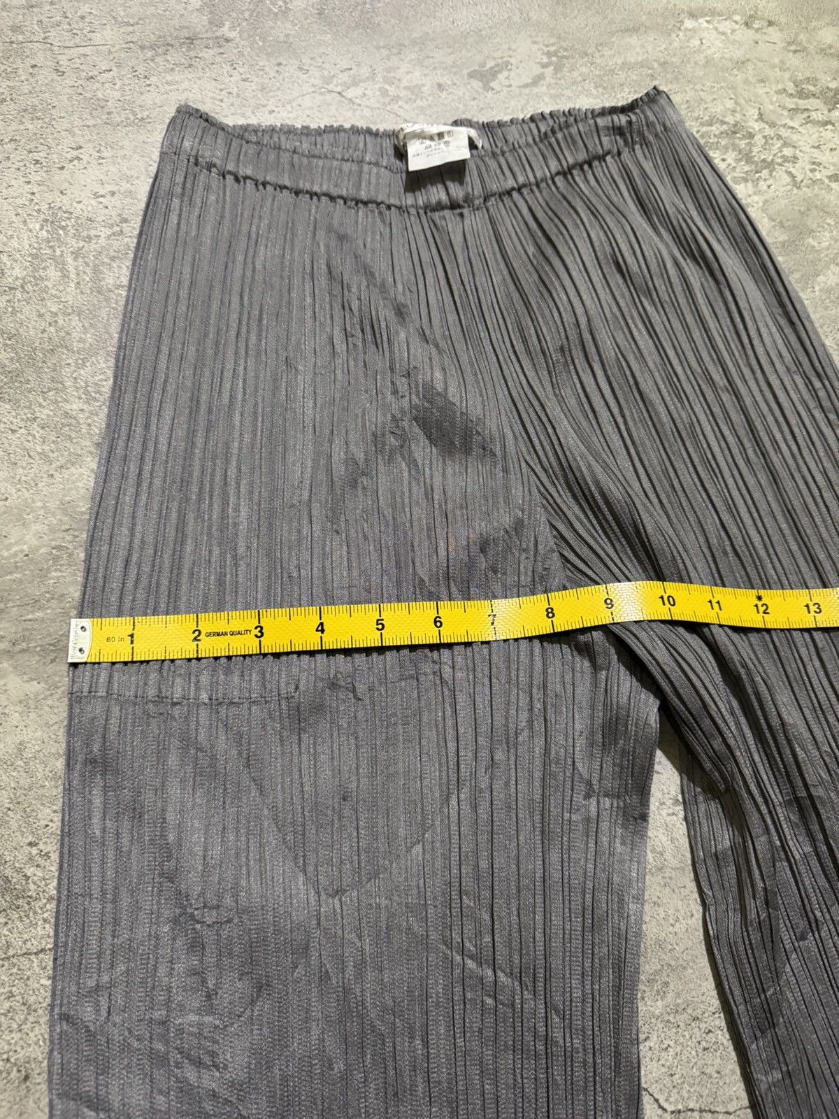 Pleats Please Issey Miyake Pleats Please Issey Miyake Charcoal Grey Trouser Size 24" / US 00 / IT 34 - 9 Thumbnail