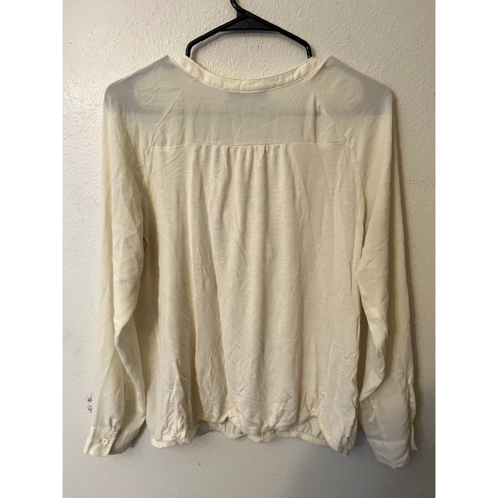 Loft VINTAGE Loft Women Short Sleeve Henley Blouse Size Small Cream Rayon Solid 90s Size S / US 4 / IT 40 - 3 Thumbnail