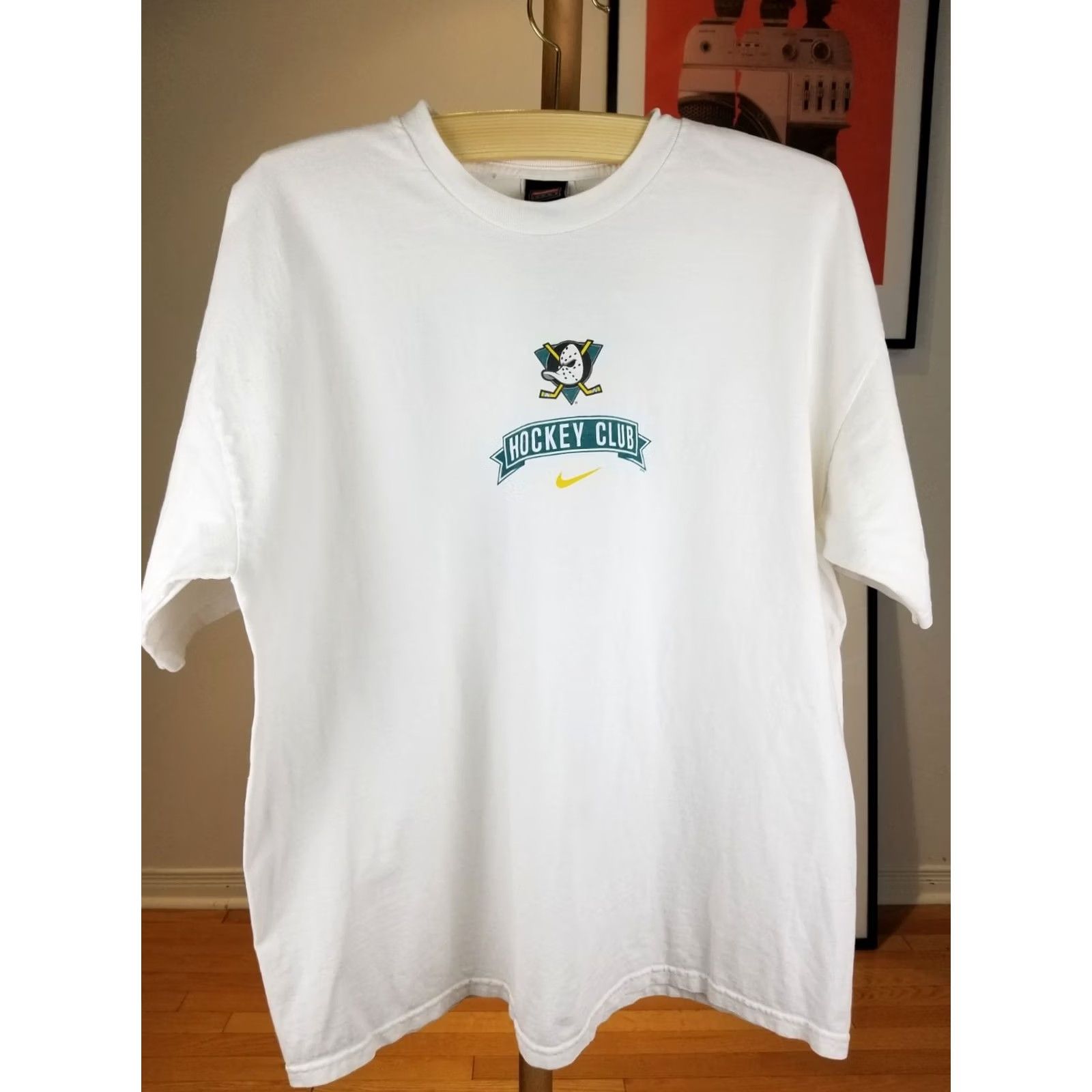Nike VINTAGE 90' Nike Mighty Ducks NHL Hockey T-Shirt White Cotton SZ XL Mens Size US XL / EU 56 / 4 - 2 Thumbnail
