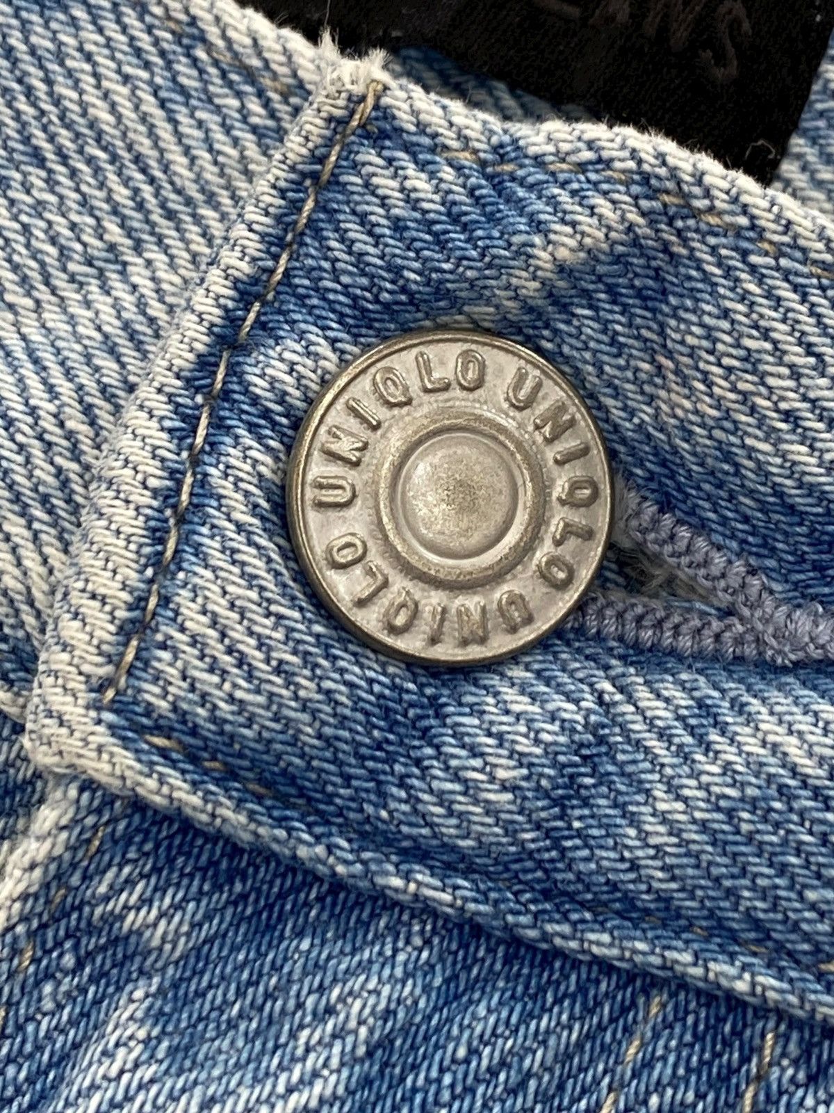 Uniqlo Uniqlo Brand Blue Faded Wash Style Loose Jeans Size US 27 - 13 Thumbnail