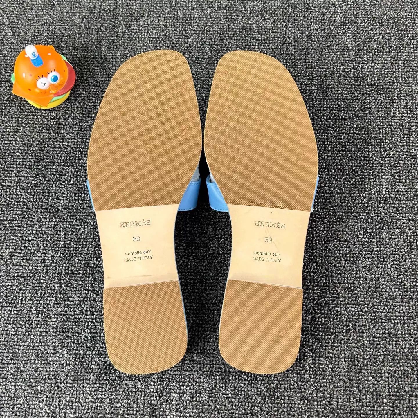 Hermes Hermes Classic Blue H Sandal 39 Size US 8.5 / IT 38.5 - 6 Thumbnail