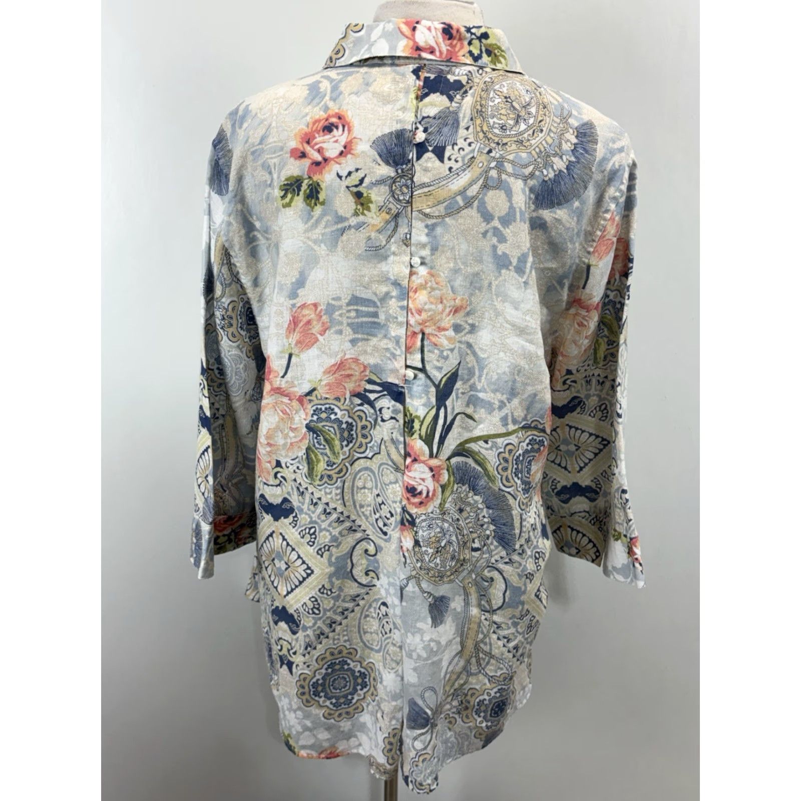 Vintage Chicos No Iron Linen Tunic Shirt Women’s XL Blue Floral Paisley Button Up Shirt Size XL / US 12-14 / IT 48-50 - 3 Thumbnail