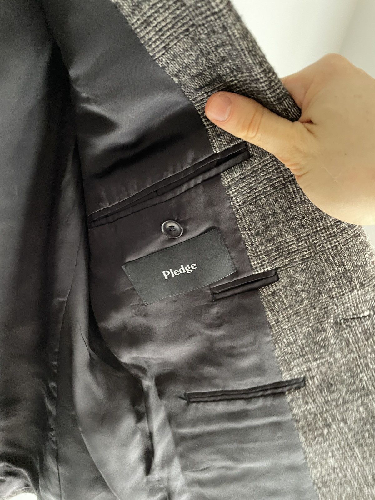 Pledge Cropped Peak Lapel Blazer Size US S / EU 44-46 / 1 - 7 Thumbnail