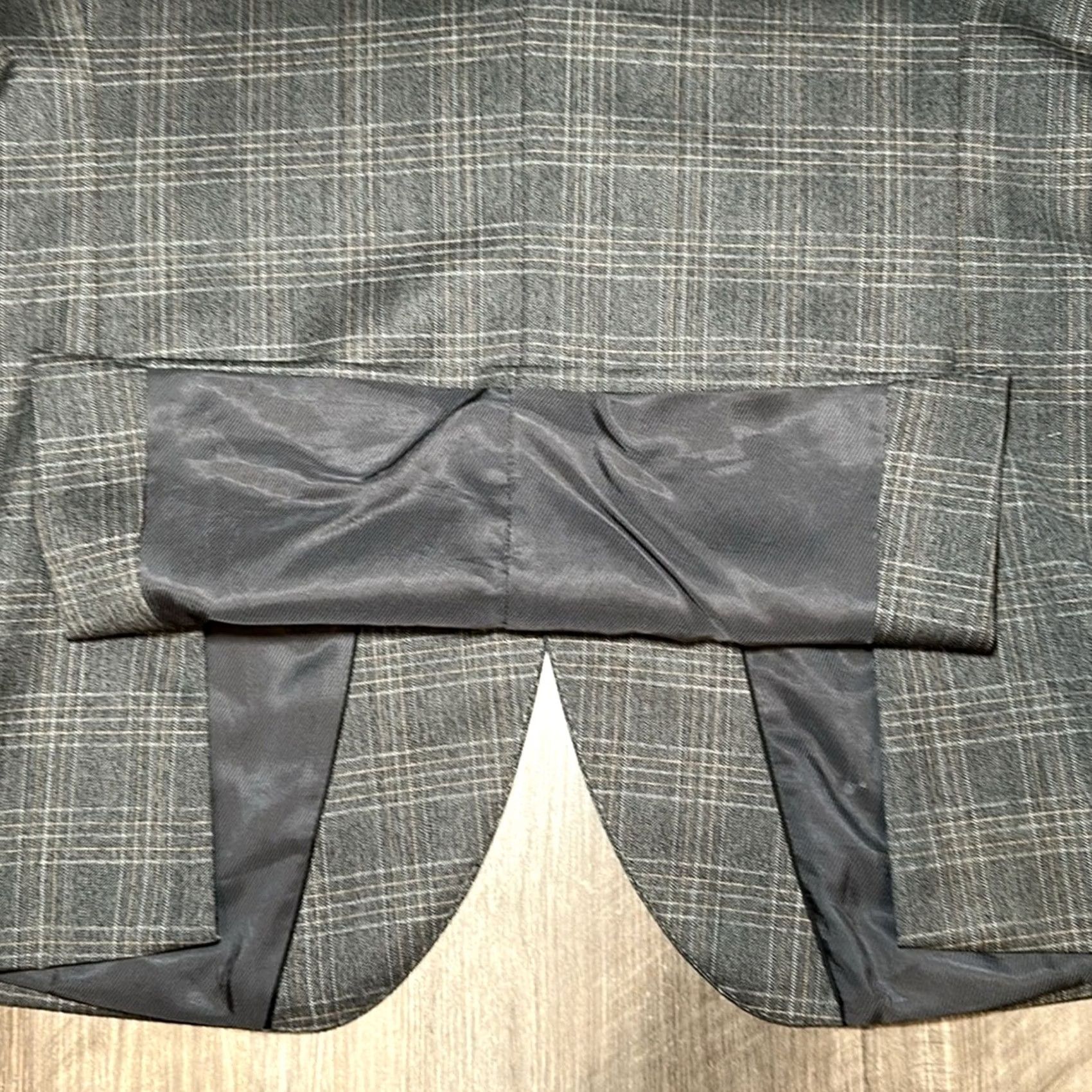 Hugo Boss HUGO BOSS The James Tesse Lanificio Biella Plaid Sport Coat - 42R, Gray, Wool, Men's 42R, 2 Piece, Preowned Size US XS / EU 42 / 0 - 4 Thumbnail