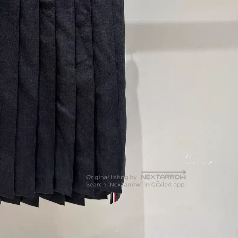 Thom Browne Thom Browne Classic Pleated Skirt - Long, Dark Gray Size 24" / US 00 / IT 34 - 4 Thumbnail