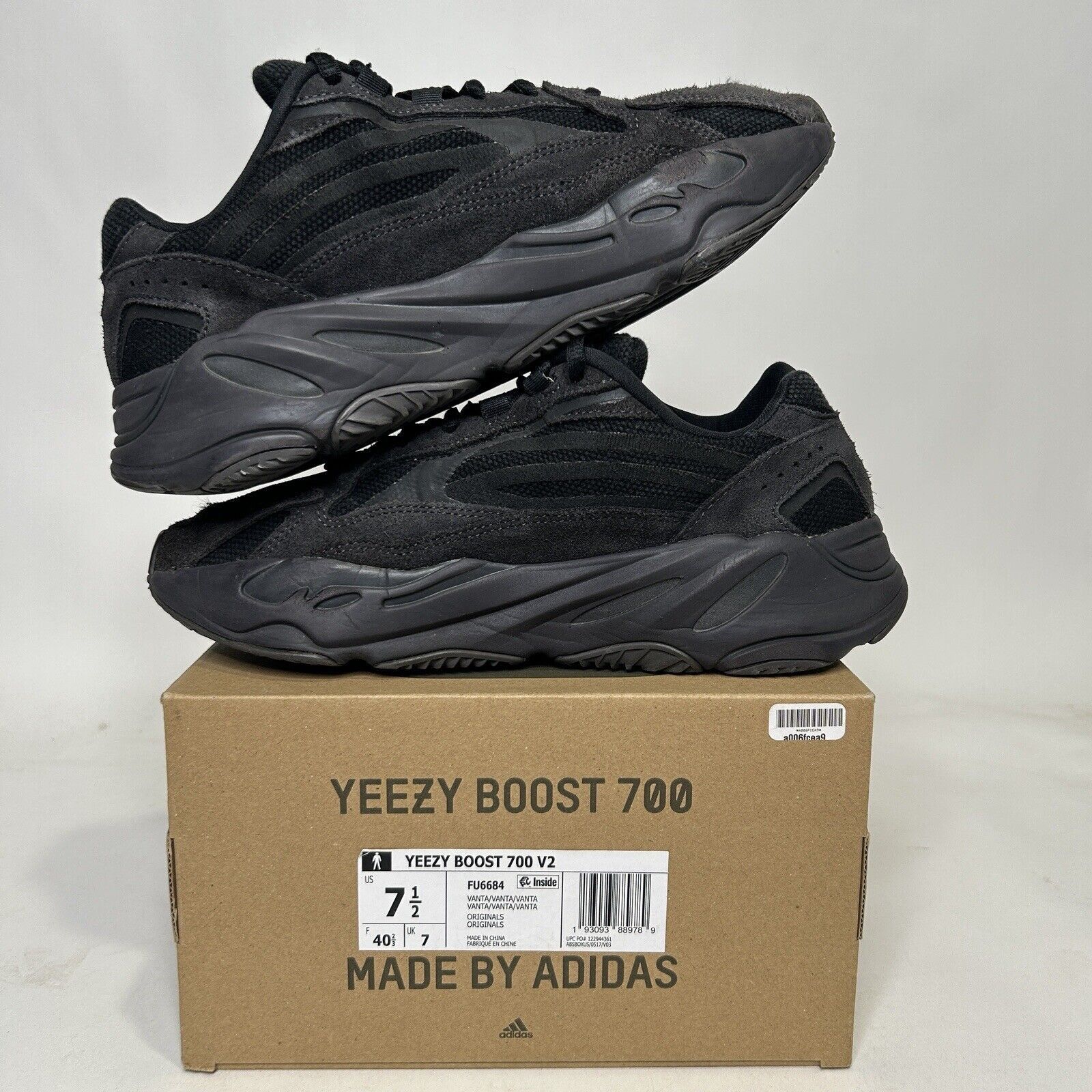 Adidas Adidas Yeezy Boost 700 V2 “Vanta” 2024 Size US 9 / IT 39 - 3 Thumbnail