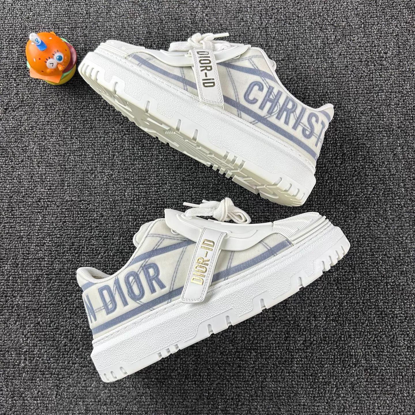 Dior Dior White & Blue Shell Toe Sneakers 35.5 Size US 5 / IT 35 - 4 Thumbnail