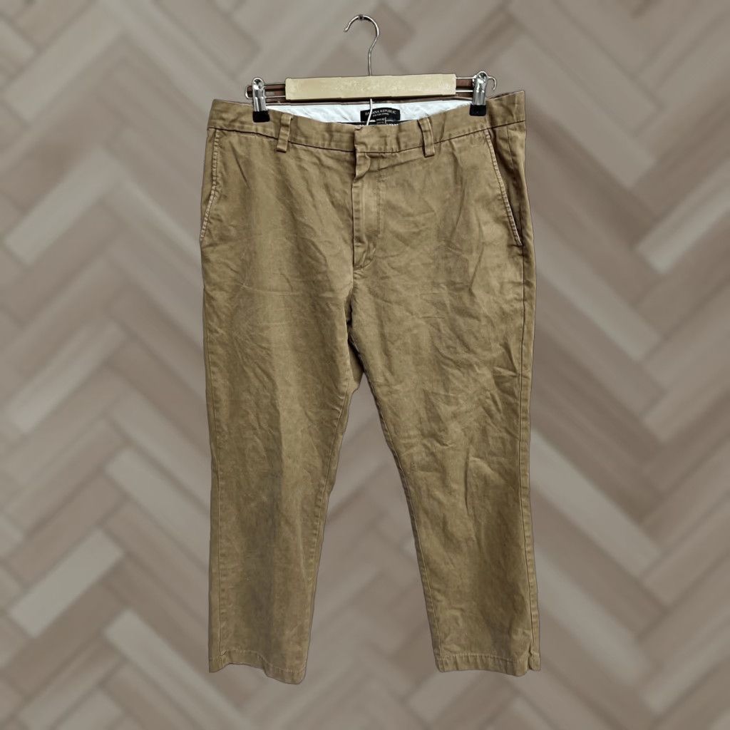 Banana Republic Banana Republic Mens Chino Pants Regular Size 34 Beige Fulton Khaki 30 Inseam Mens Size US 34 / EU 50 - 1 Thumbnail