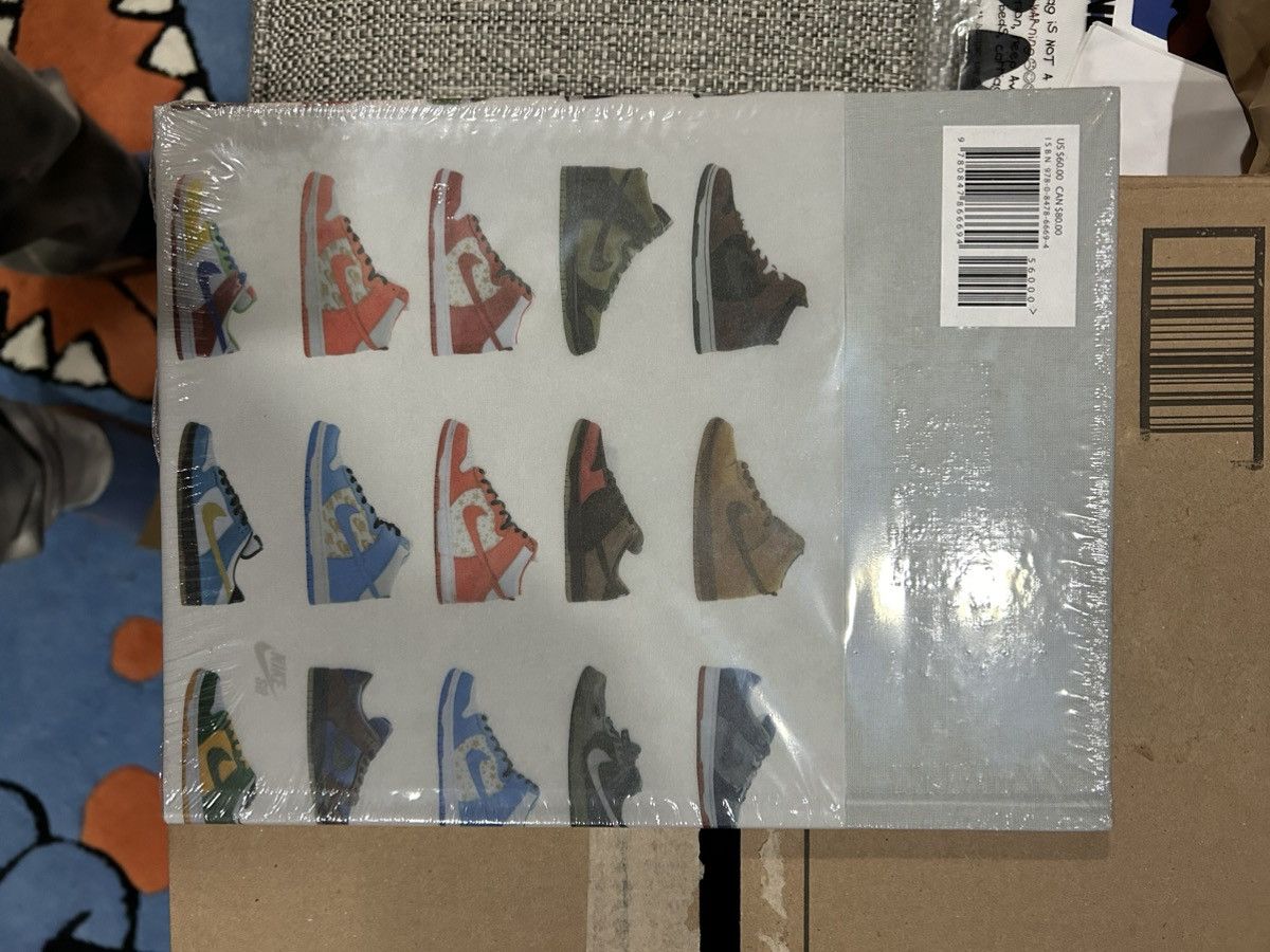 Nike Nike SB: The Dunk Book by Rizzoli Size ONE SIZE - 6 Thumbnail