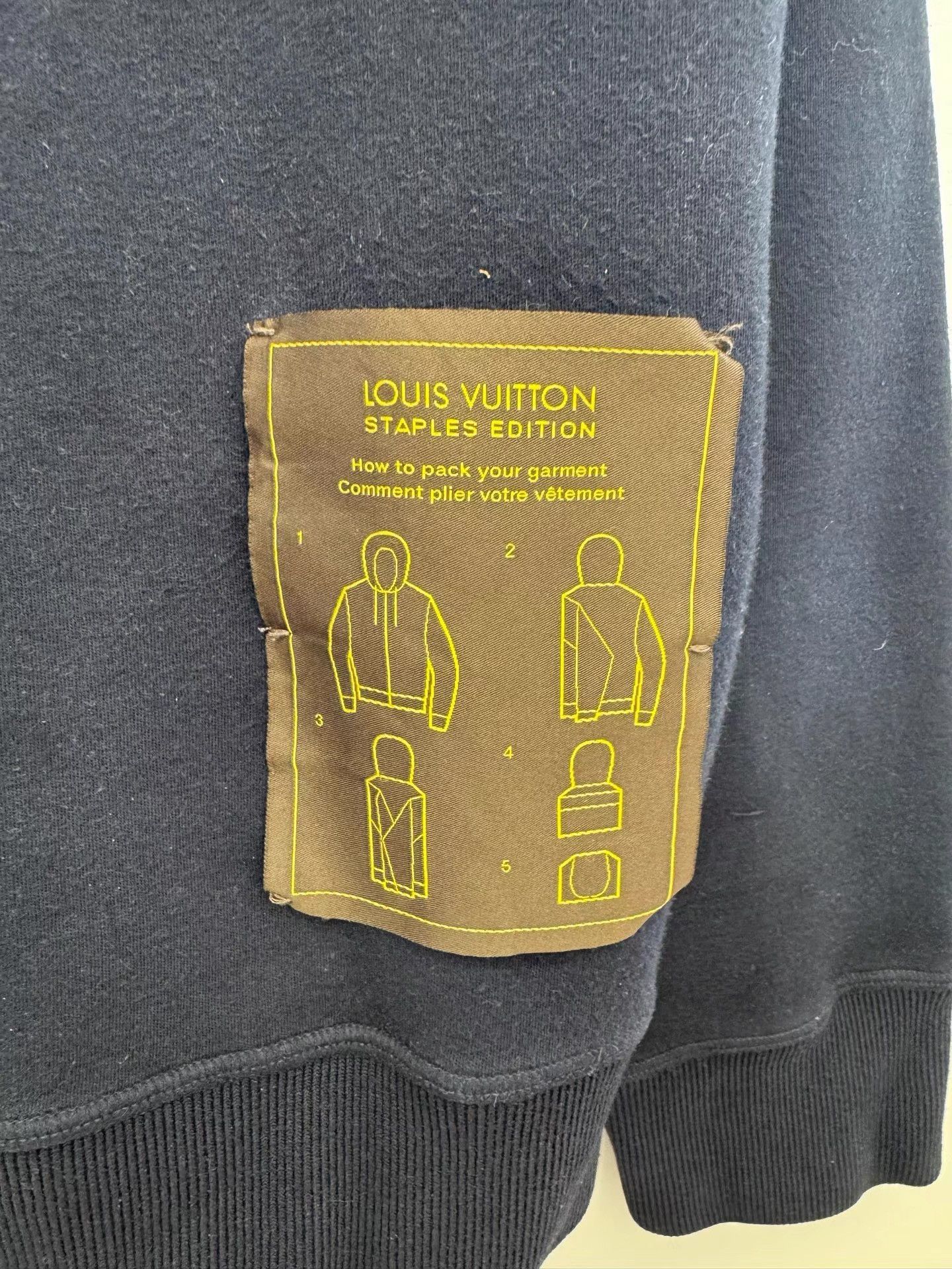 Louis Vuitton Louis Vuitton Black Hooded Jacket With Pin Print K36 Size US M / EU 48-50 / 2 - 5 Thumbnail