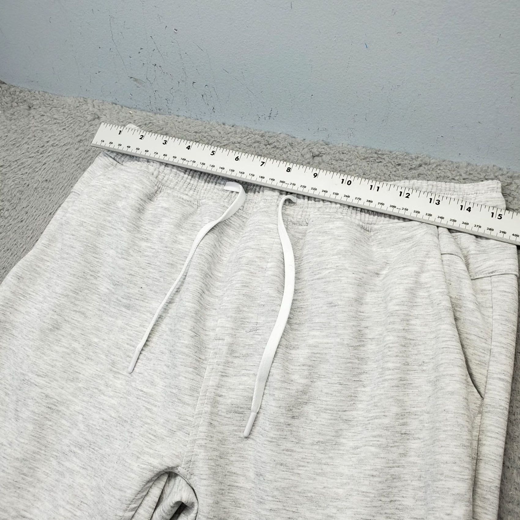 Kenneth Cole Kenneth Cole Sweatpants Womens Large Gray Athletic Fit Tapered Drawstring UPF 40+ Sweatpants Women L Gray Athletic Fit Tapered Drawstring UPF40+ Size 36" / US 14 / IT 50 - 5 Thumbnail
