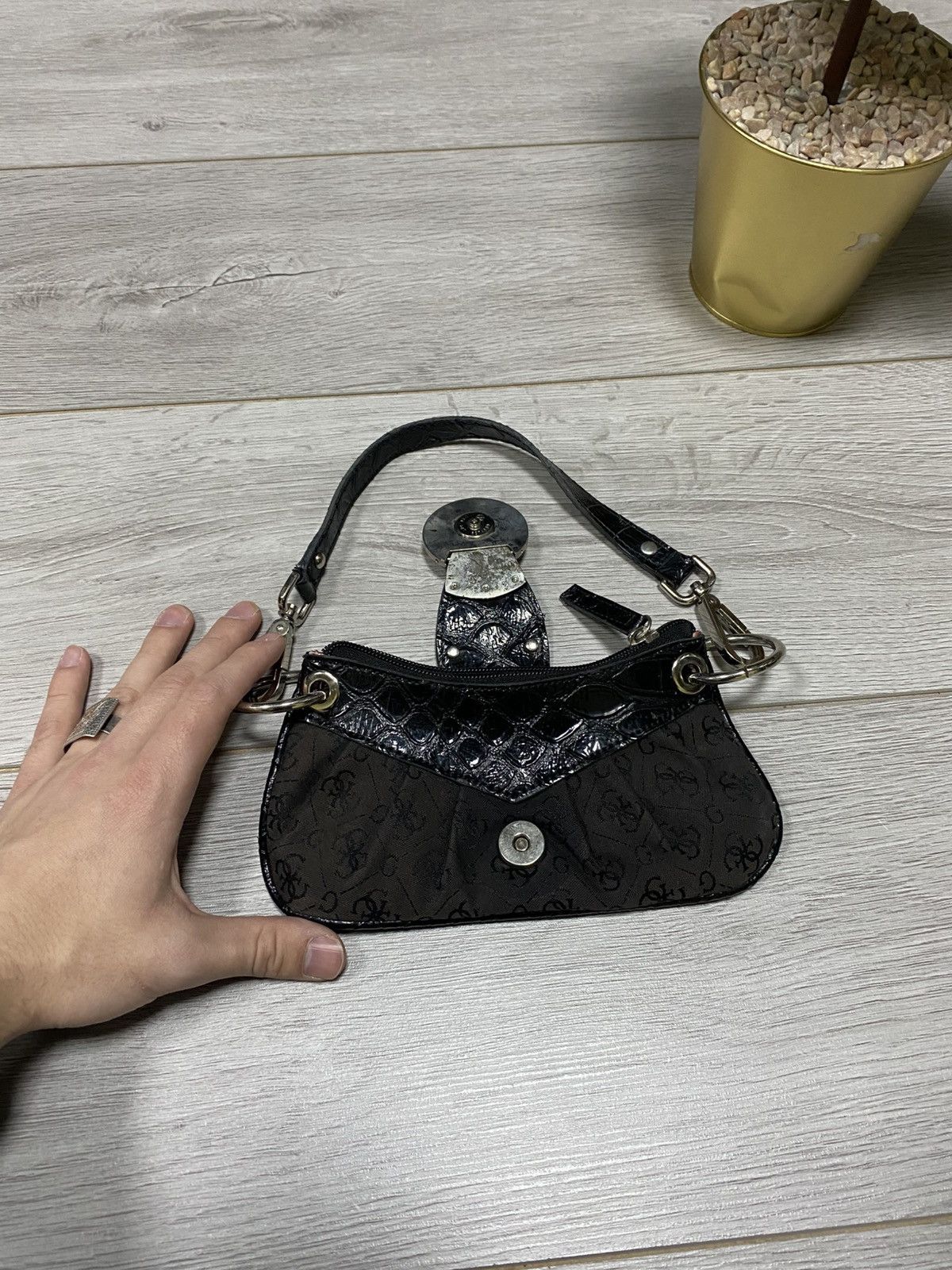 Guess Guess small monogram metallic Y2K designer bag Size ONE SIZE - 8 Thumbnail